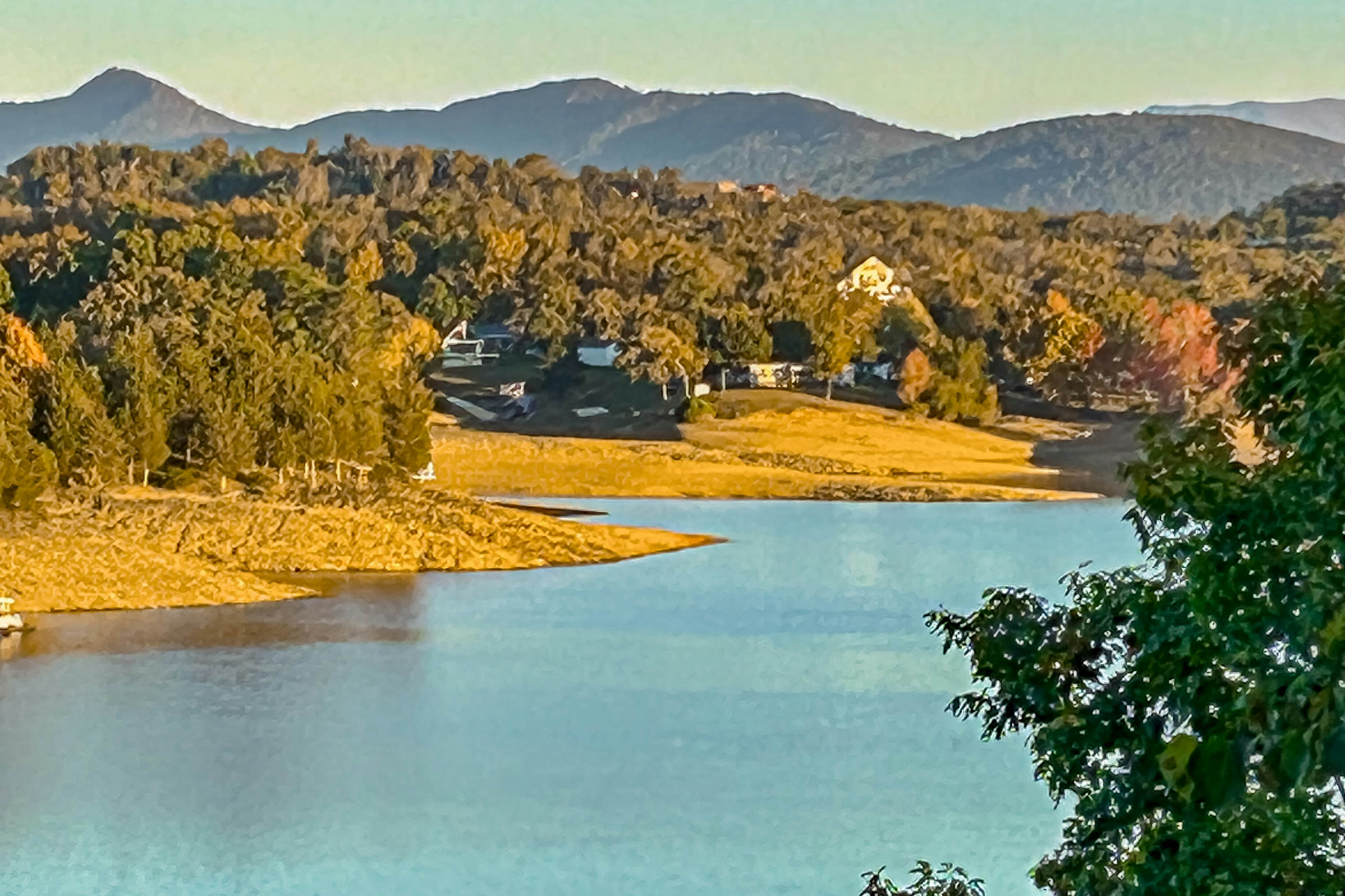 Cozy Home W Lake Views, Sleeps 4・Games・Free Ticket