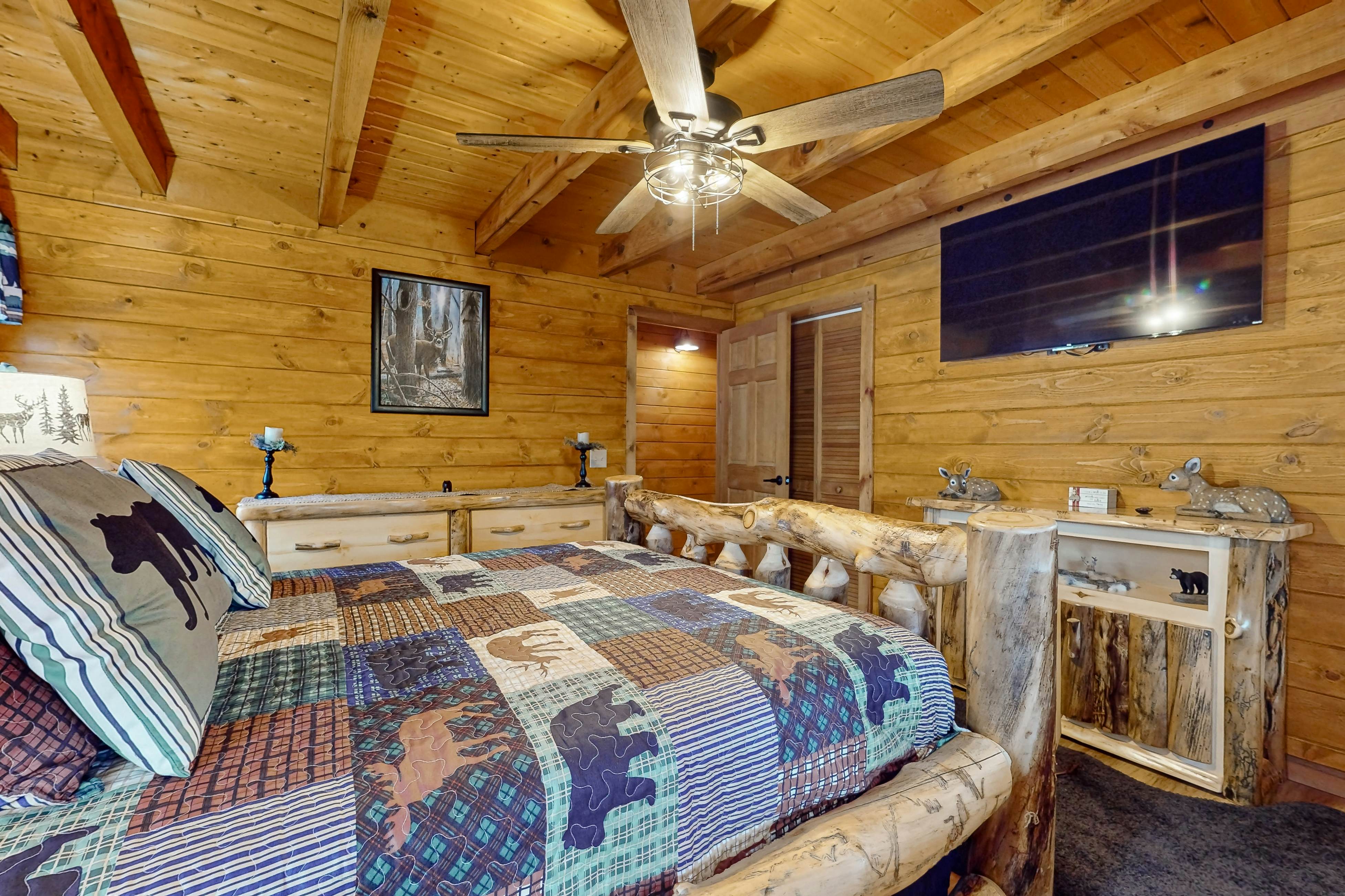 Cozy Cabin, Sleeps 6・Shared pool・Walking trails