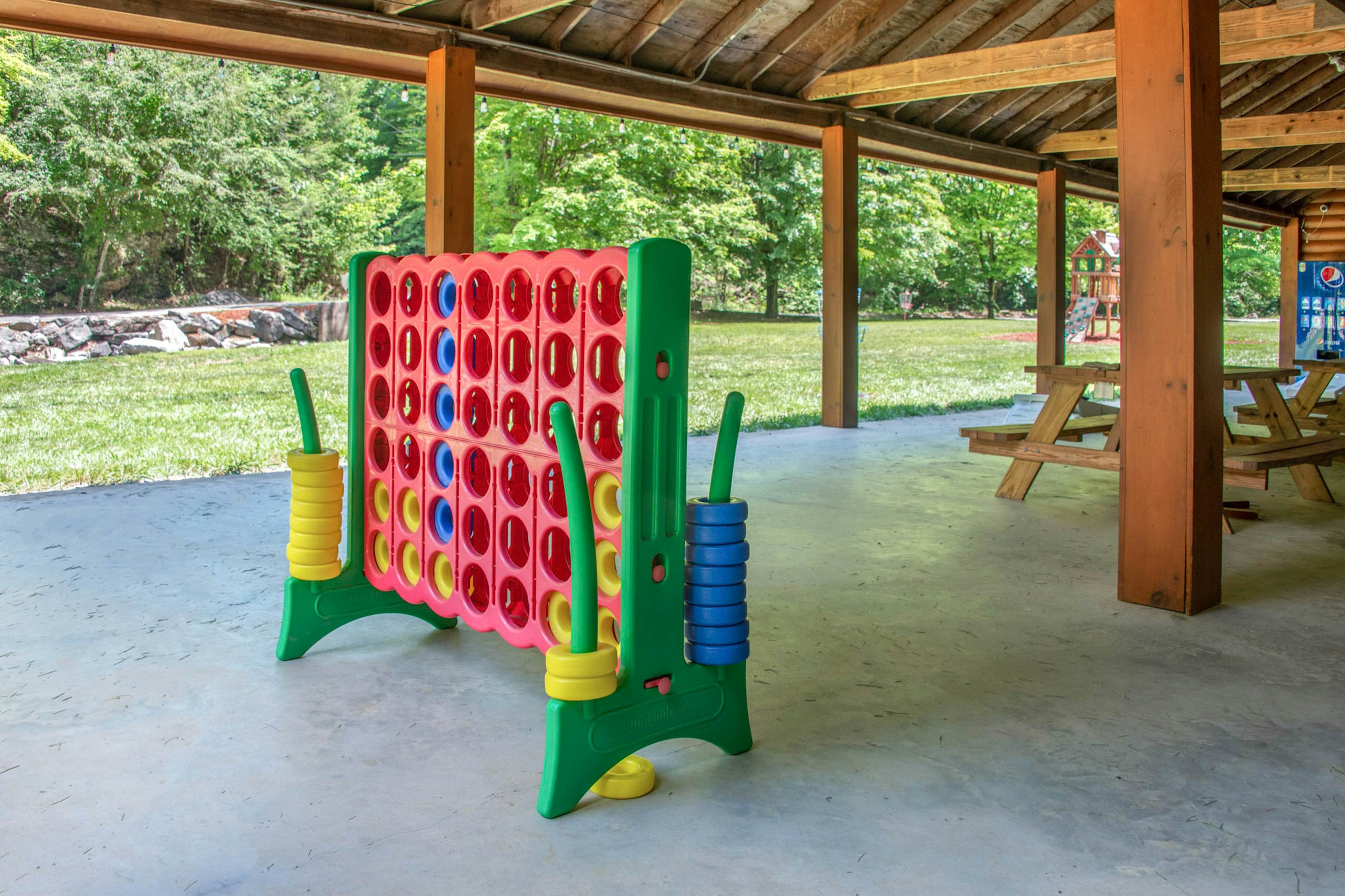 Cozy Cabin, Sleeps 6・Shared pool・Walking trails