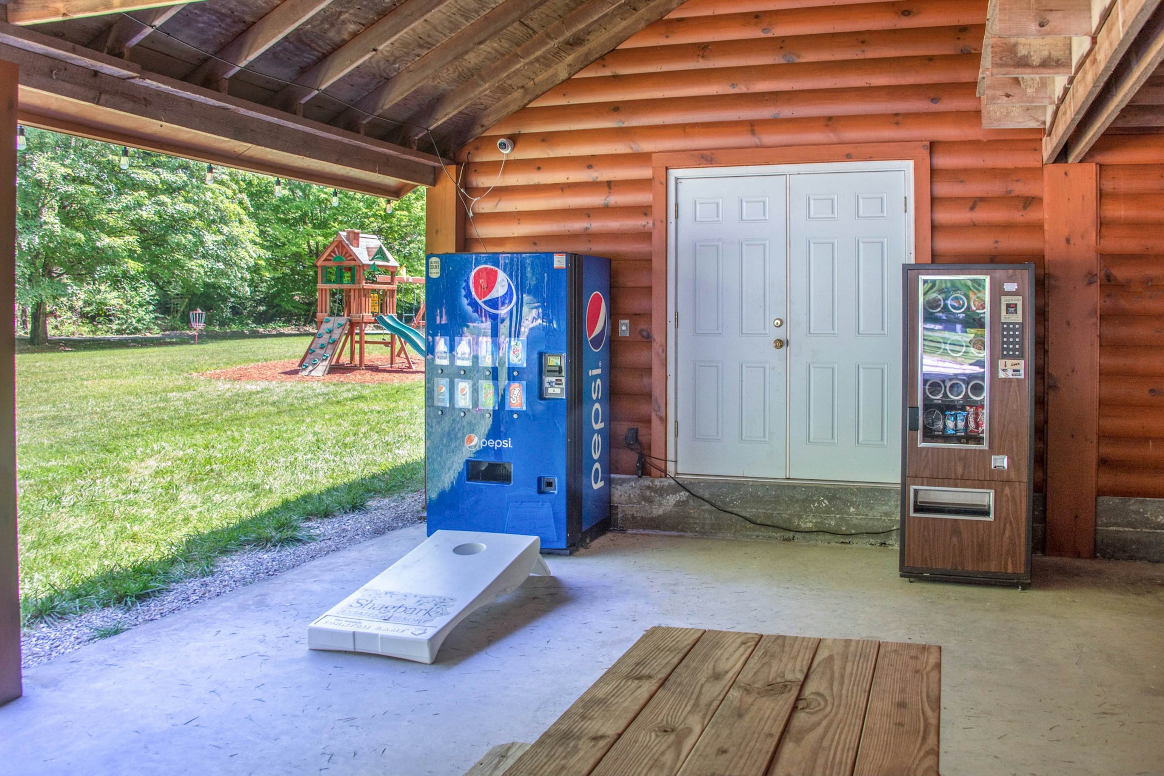 Cozy Cabin, Sleeps 6・Shared pool・Walking trails