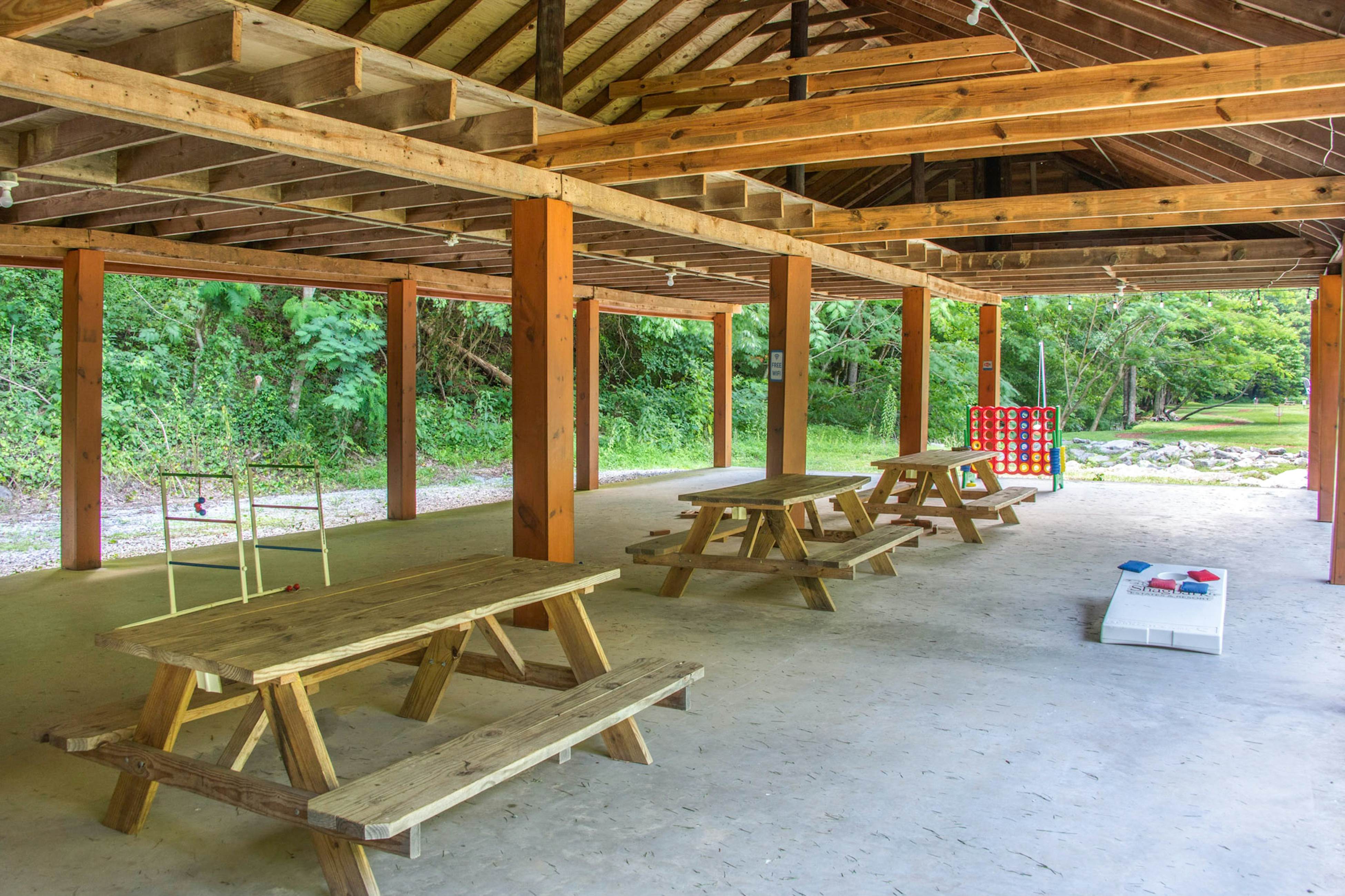 Cozy Cabin, Sleeps 6・Shared pool・Walking trails