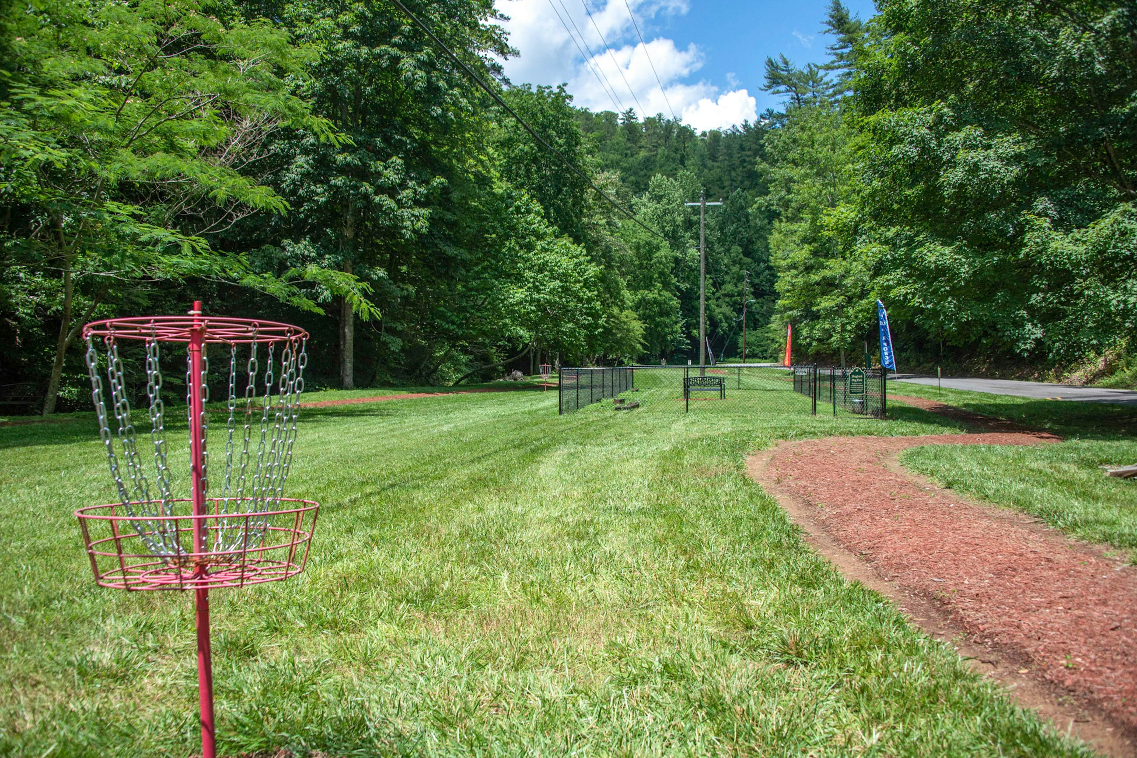 Cozy Cabin, Sleeps 6・Shared pool・Walking trails