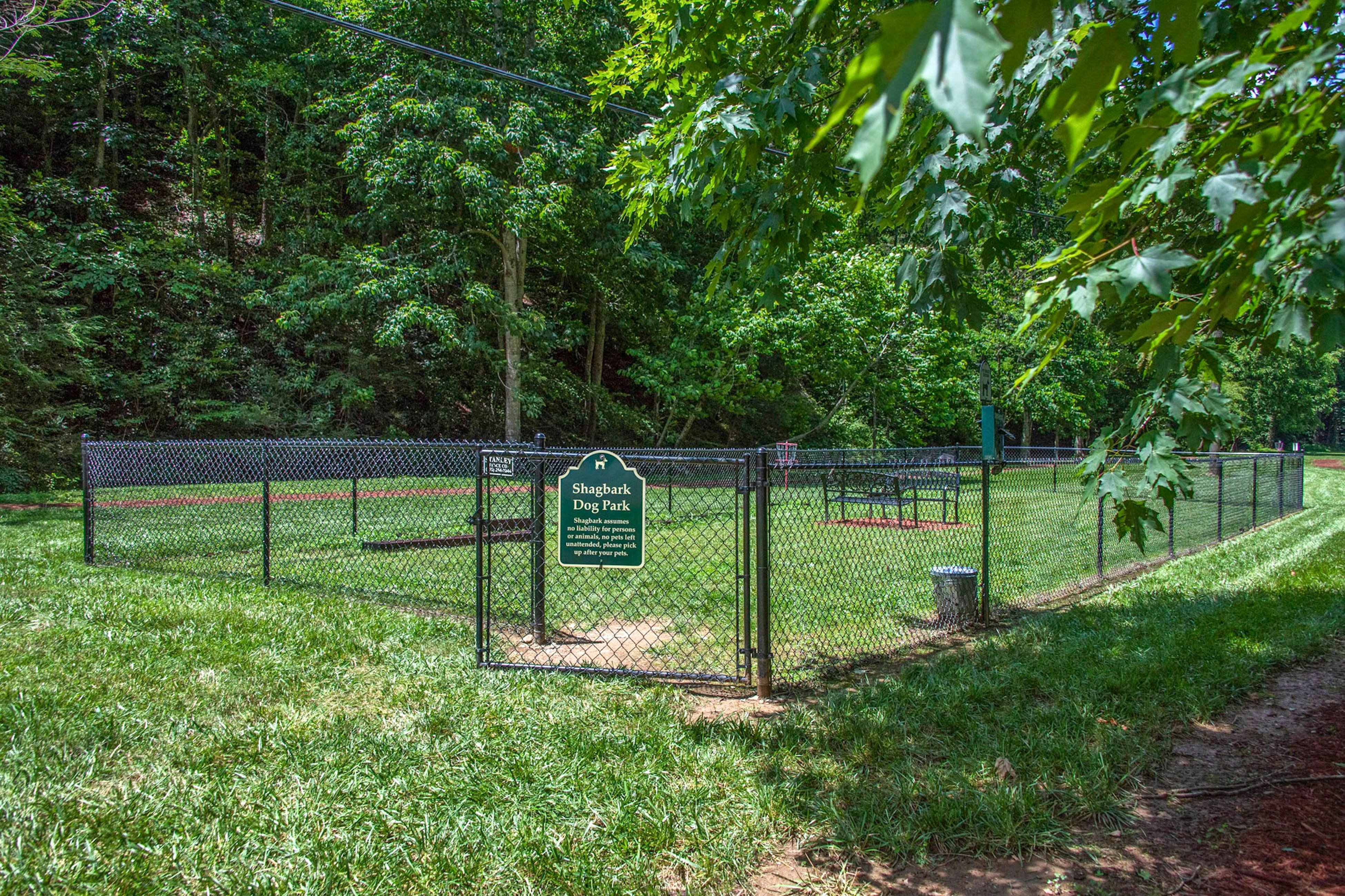 Cozy Cabin, Sleeps 6・Shared pool・Walking trails