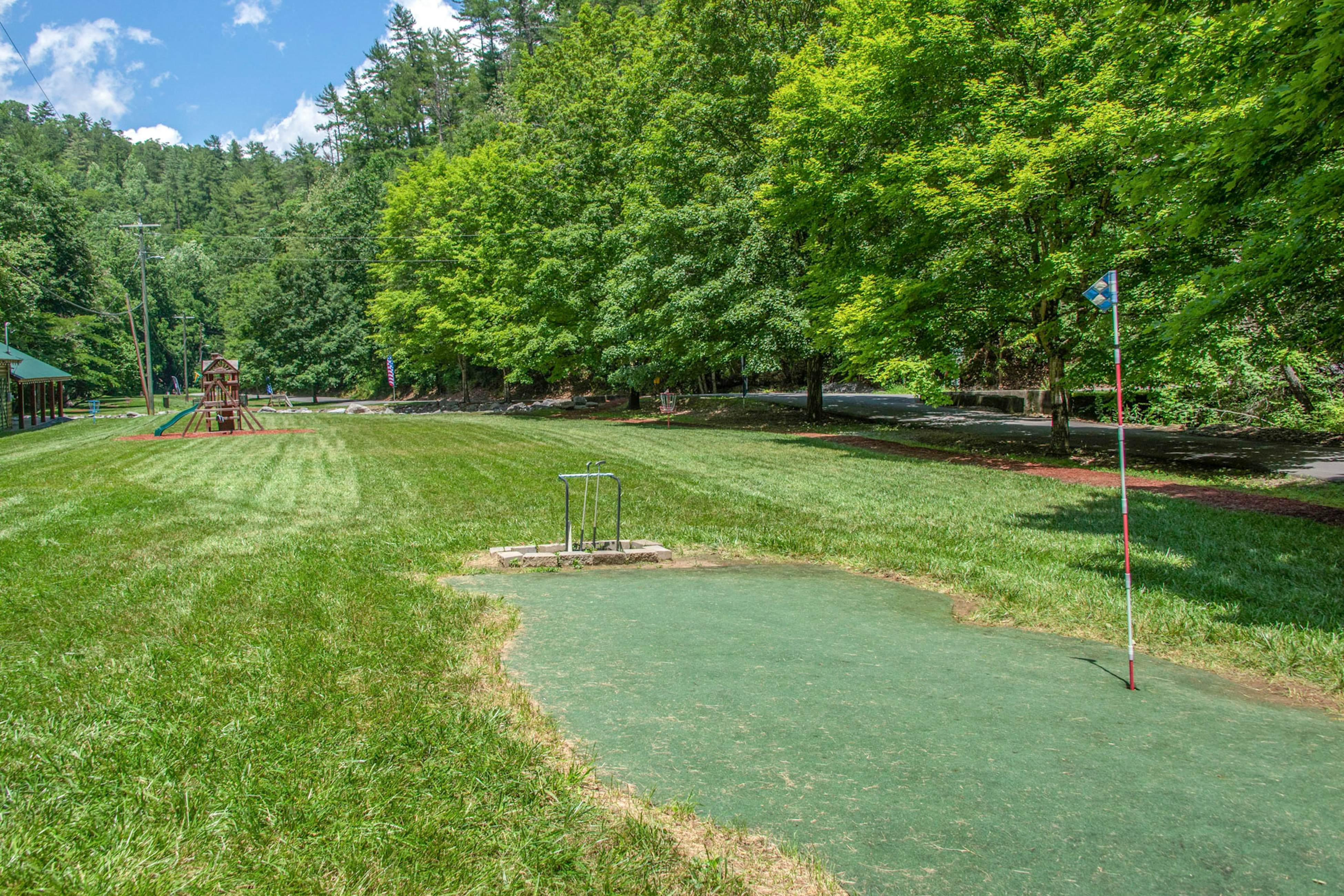 Cozy Cabin, Sleeps 6・Shared pool・Walking trails