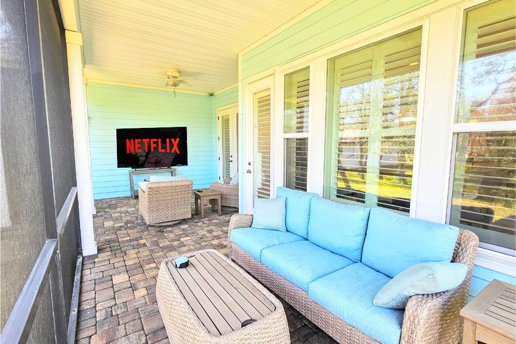 🌴New Custom House! Private, Clean, Safe! 🌅Walk to the Beach!🏖️