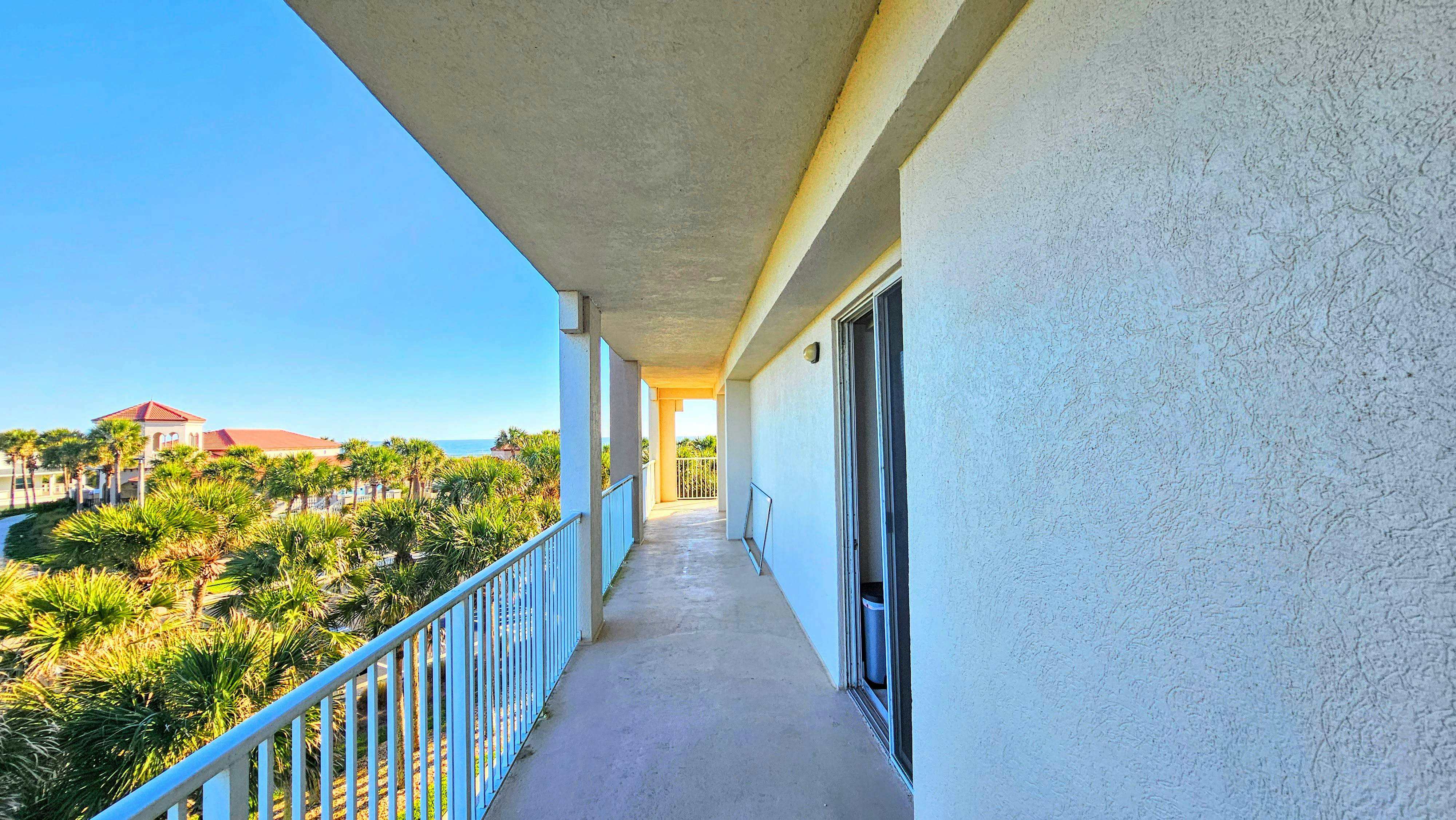 Blue Horizon at Surf Club