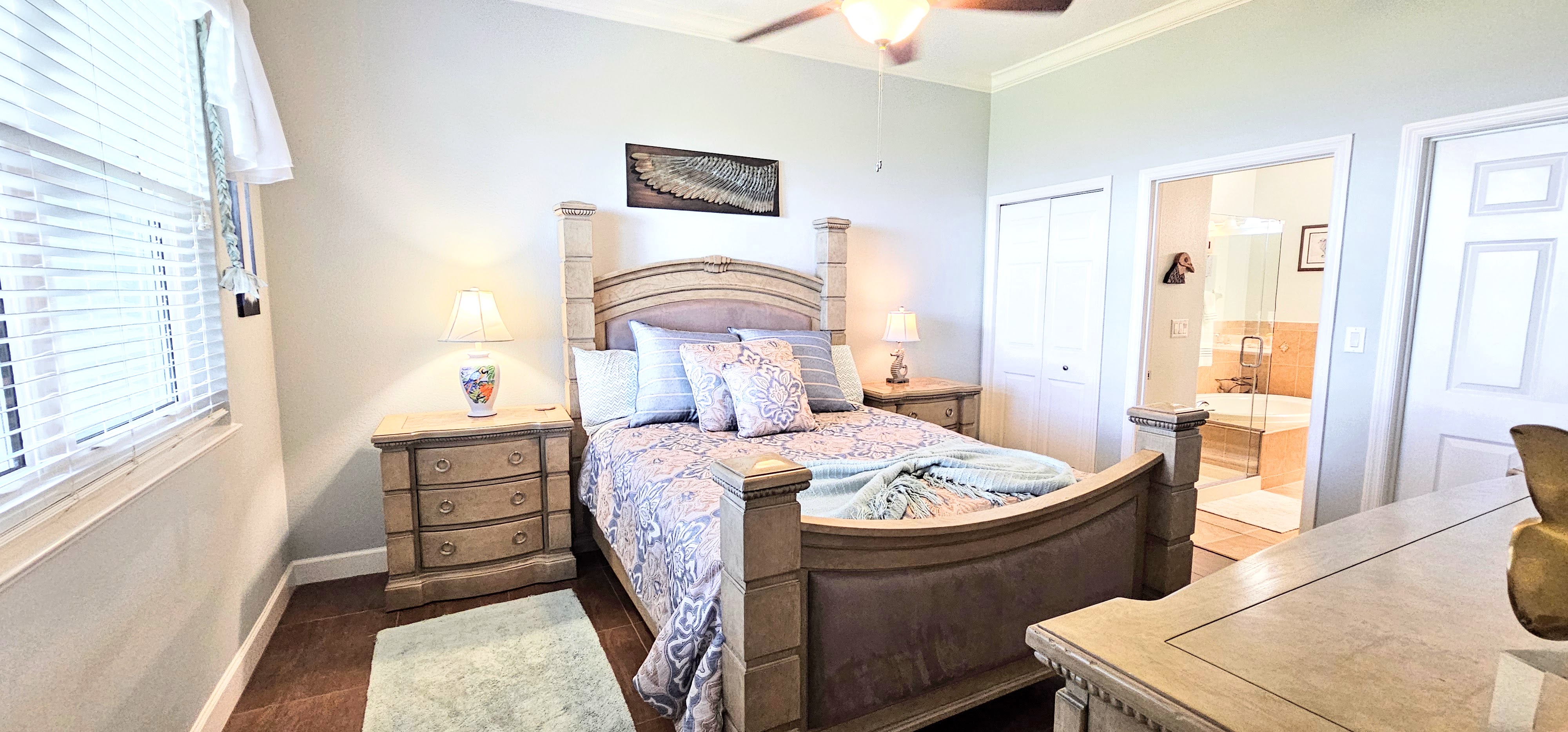 Parrots Paradise Oceanfront Ocean View Villa, Huge Balcony Two Amazing Resort Pools