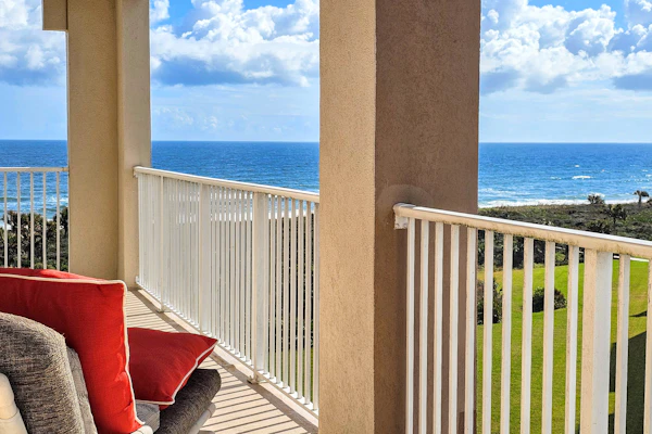 🌴Breathtaking 5th Floor Ocean Views. Corner unit🌅Wraparound Balcony! 🏊♀️3 Pools