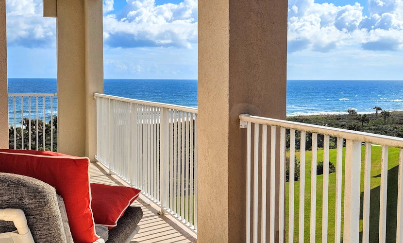 🌴Breathtaking 5th Floor Ocean Views. Corner unit🌅Wraparound Balcony! 🏊♀️3 Pools