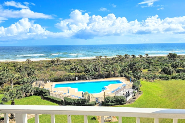 🌴Breathtaking 5th Floor Ocean Views. Corner unit🌅Wraparound Balcony! 🏊♀️3 Pools