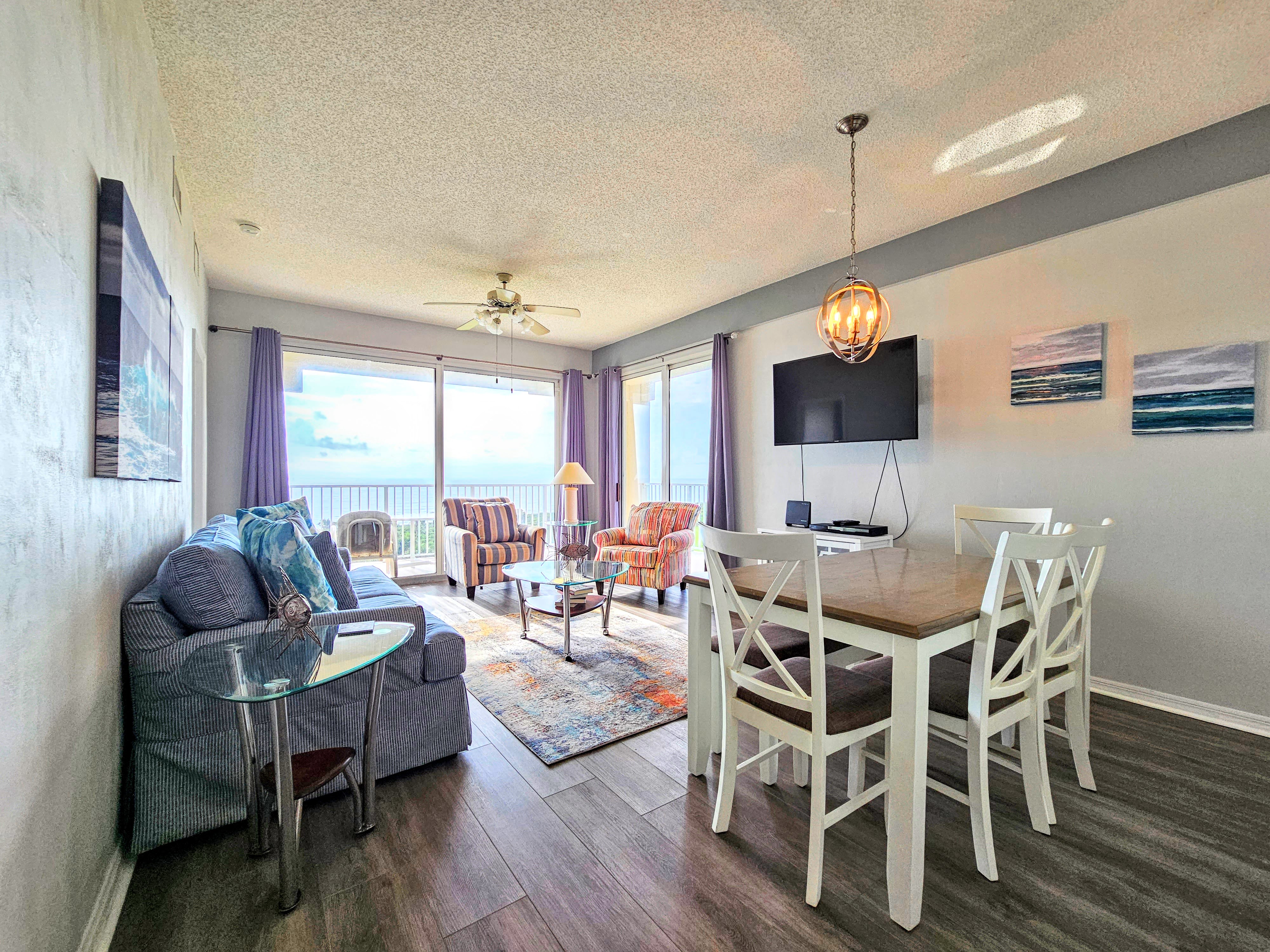 🌴Breathtaking 5th Floor Ocean Views. Corner unit🌅Wraparound Balcony! 🏊‍♀️3 Pools