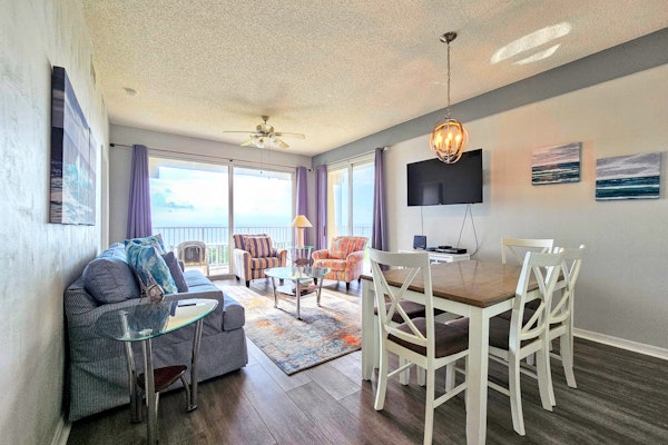 🌴Breathtaking 5th Floor Ocean Views. Corner unit🌅Wraparound Balcony! 🏊♀️3 Pools