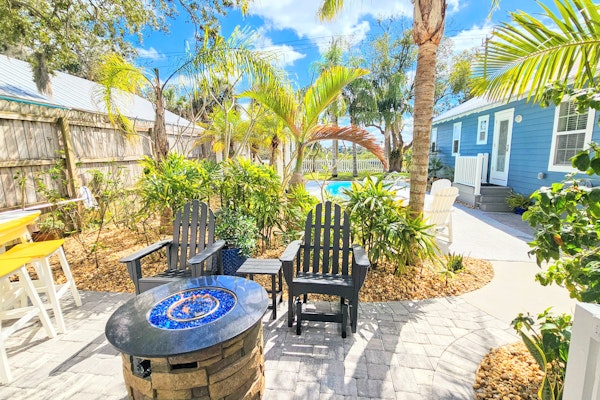 Surfside Oasis ~Tropical Pool! Walk to the Beach!
