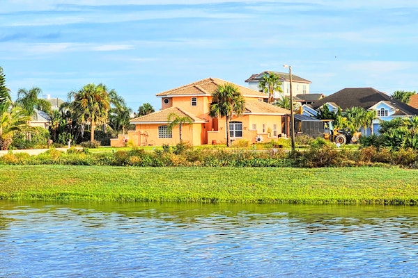 "Coral Casa" Amazing Pool House next to the Beach! 3 Min Walk! Awesome Pool!