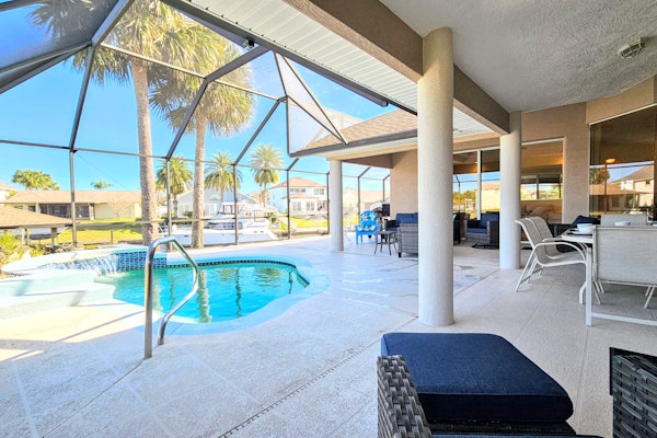 "Captain's Key Waterside Retreat" Boat Dock! Awesome Pool!