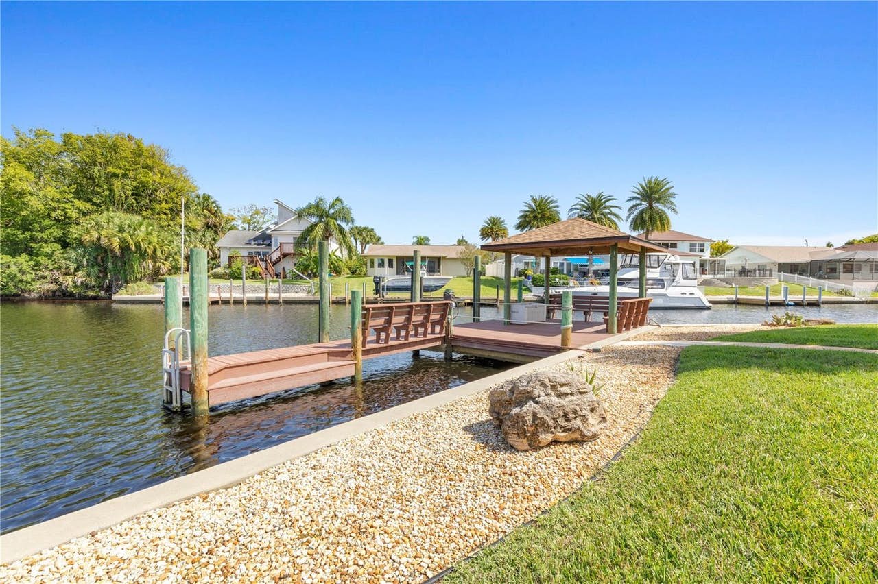Captain's Key Waterside Retreat