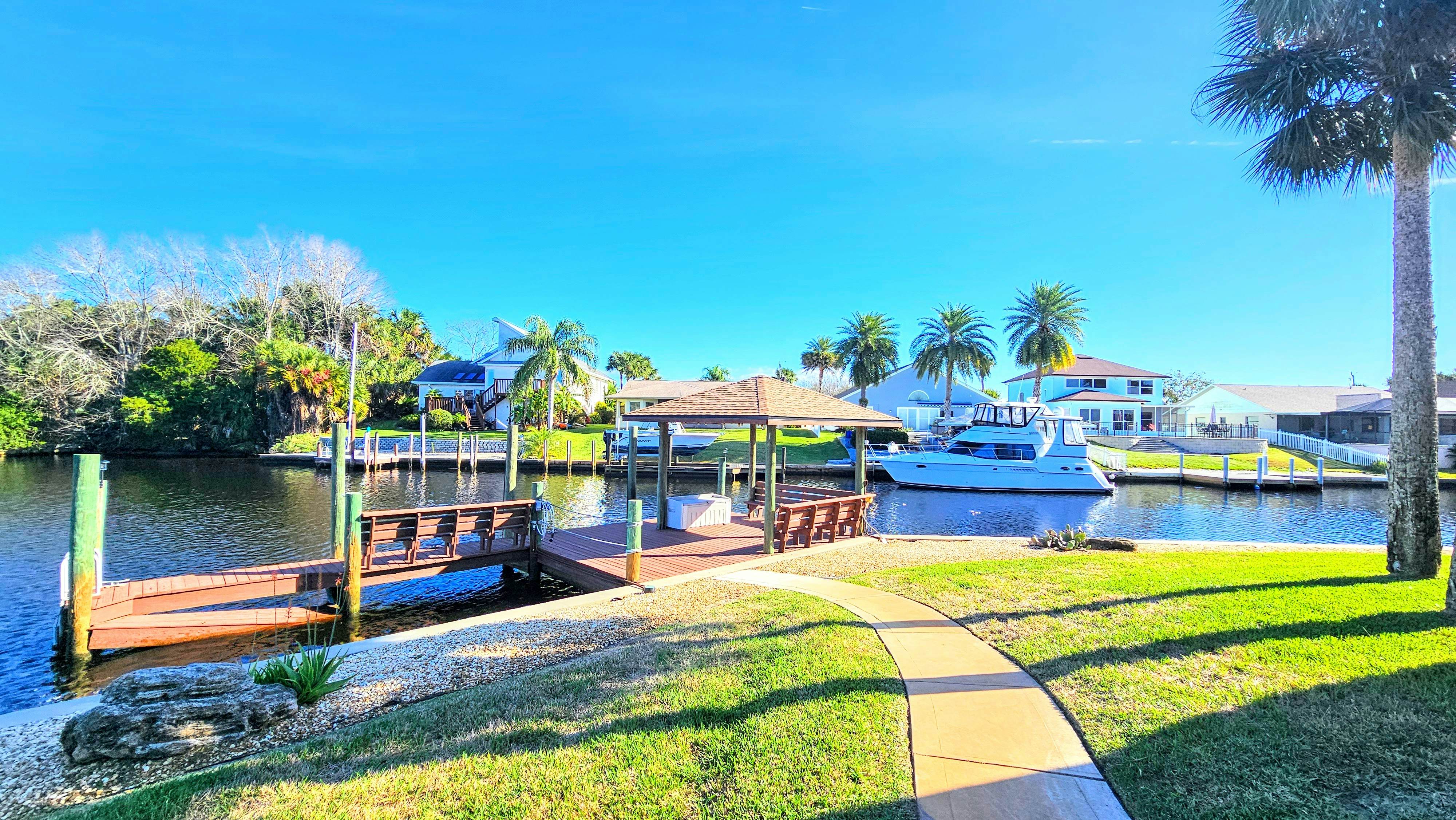 Captain's Key Waterside Retreat