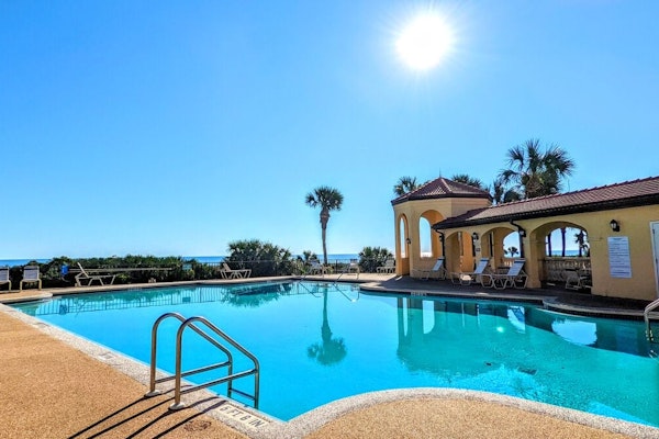 π
"Surfclub Retreat"π΄6th Floor Penthouse Corner! Wraparound Balcony! Ocean Views!ποΈ