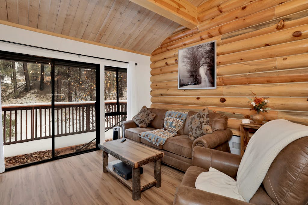 Ours De Ski Chateau at Snow Summit - Big Bear Basecamp Resort Condo w/ Hot Tub