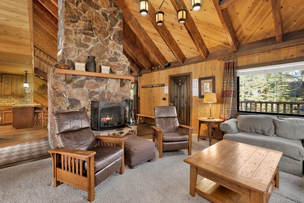 Crystal Pines at Big Bear Lake | Walk to Boulder Bay Park | Family-Friendly Retreat