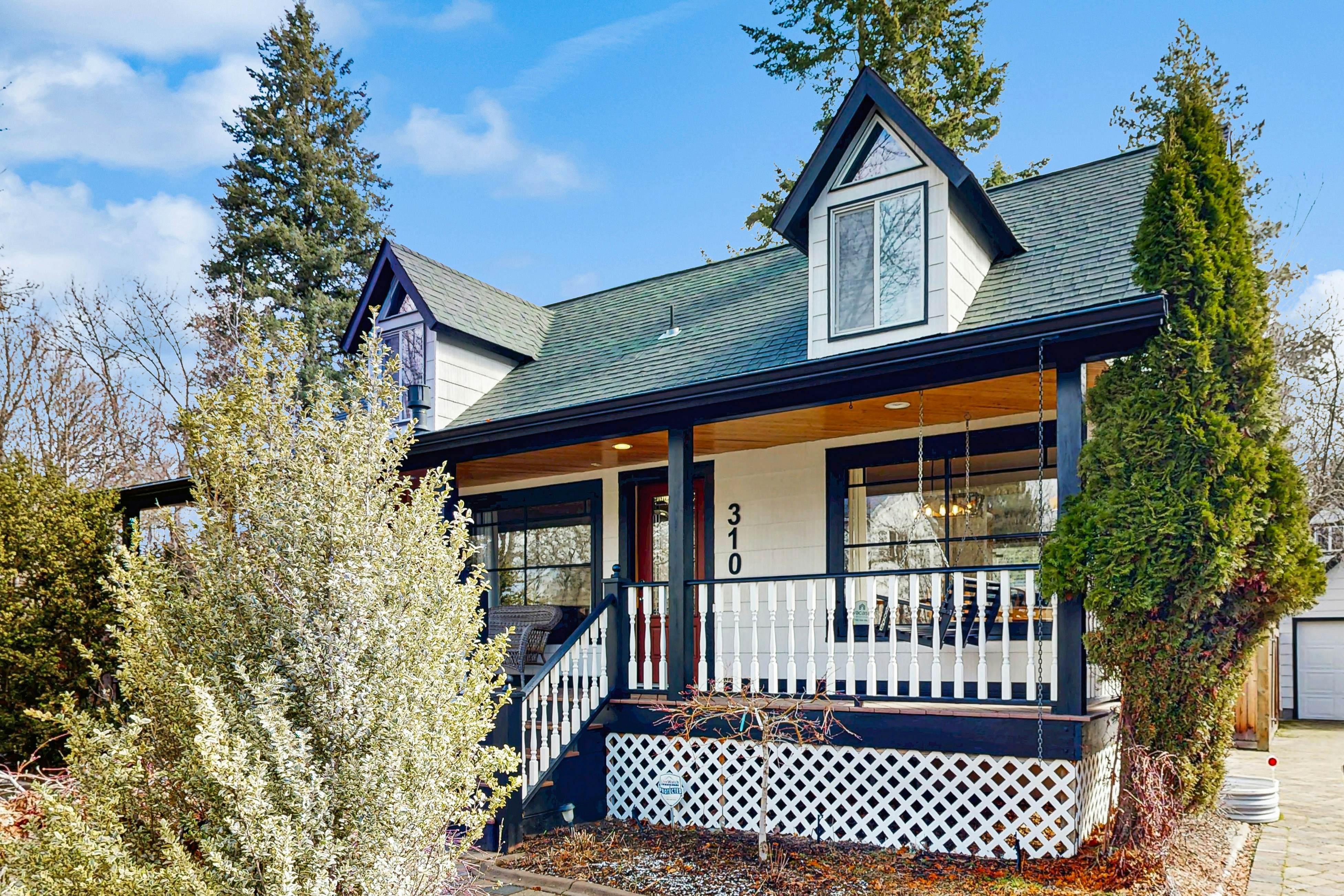 Remodeled Lake Hot Tub Home