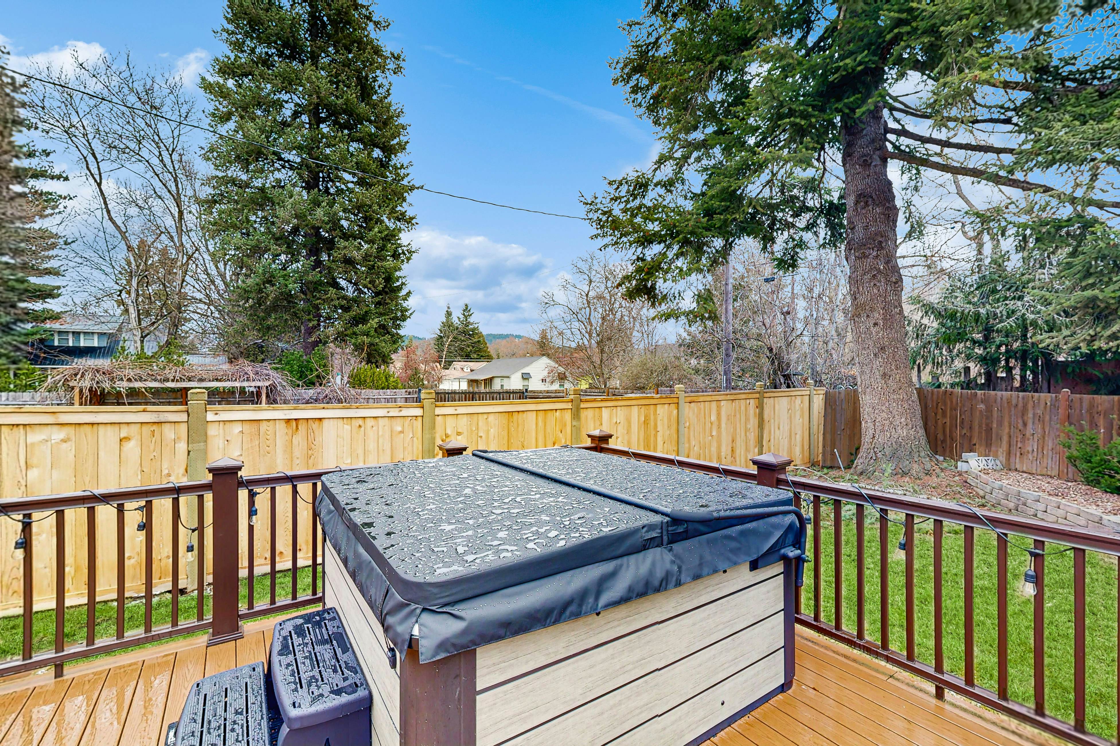 Remodeled Lake Hot Tub Home