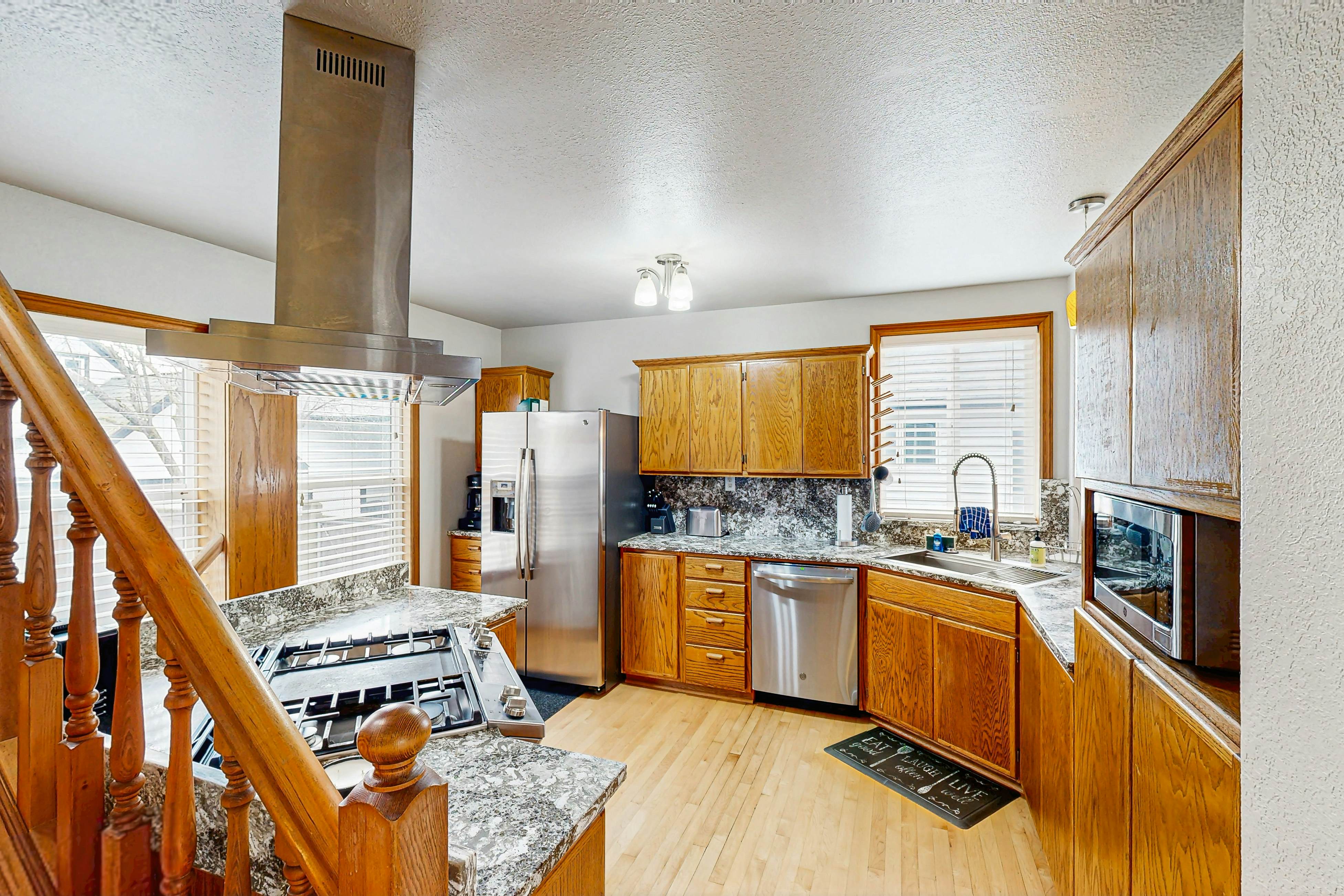 Remodeled Lake Hot Tub Home
