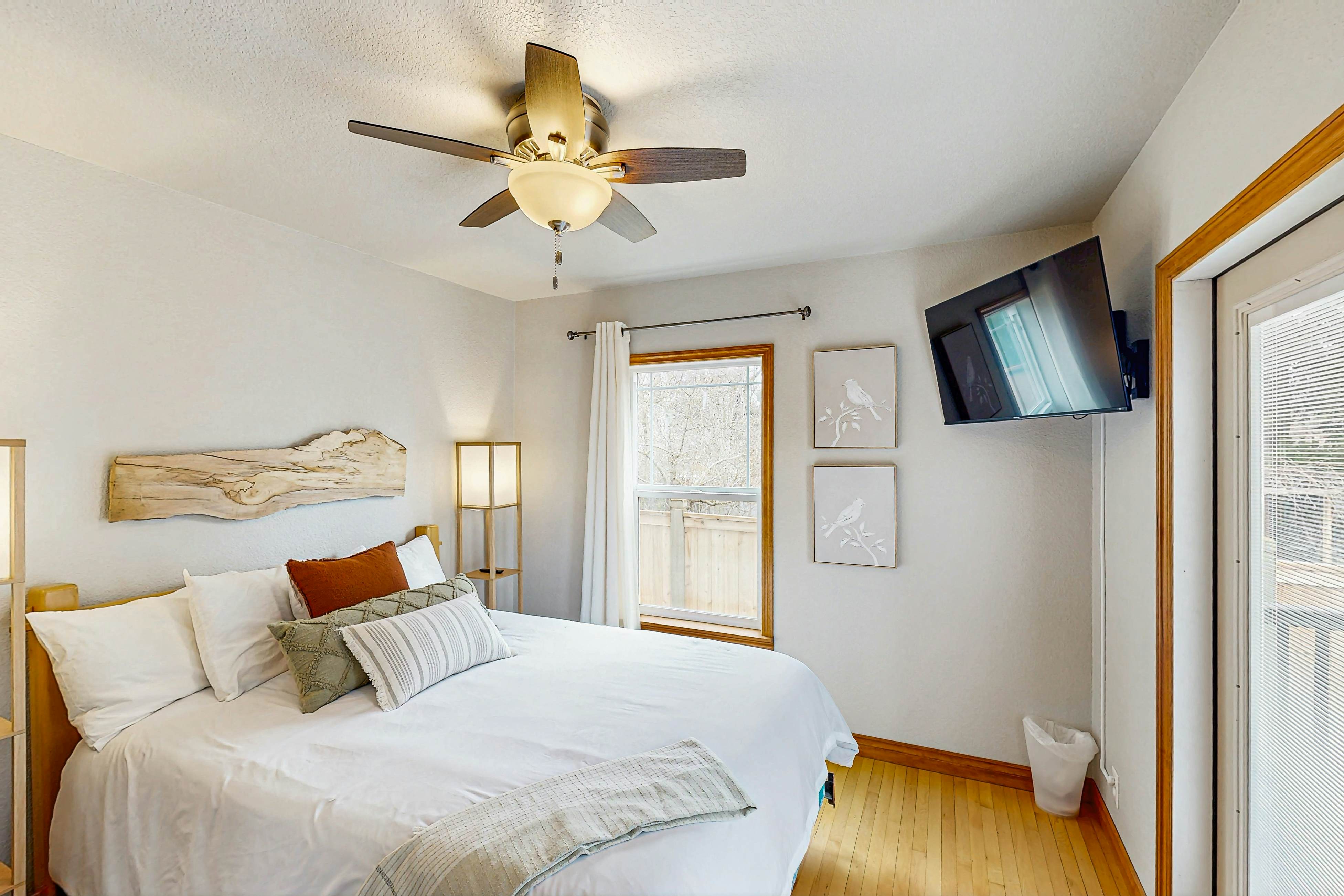 Remodeled Lake Hot Tub Home