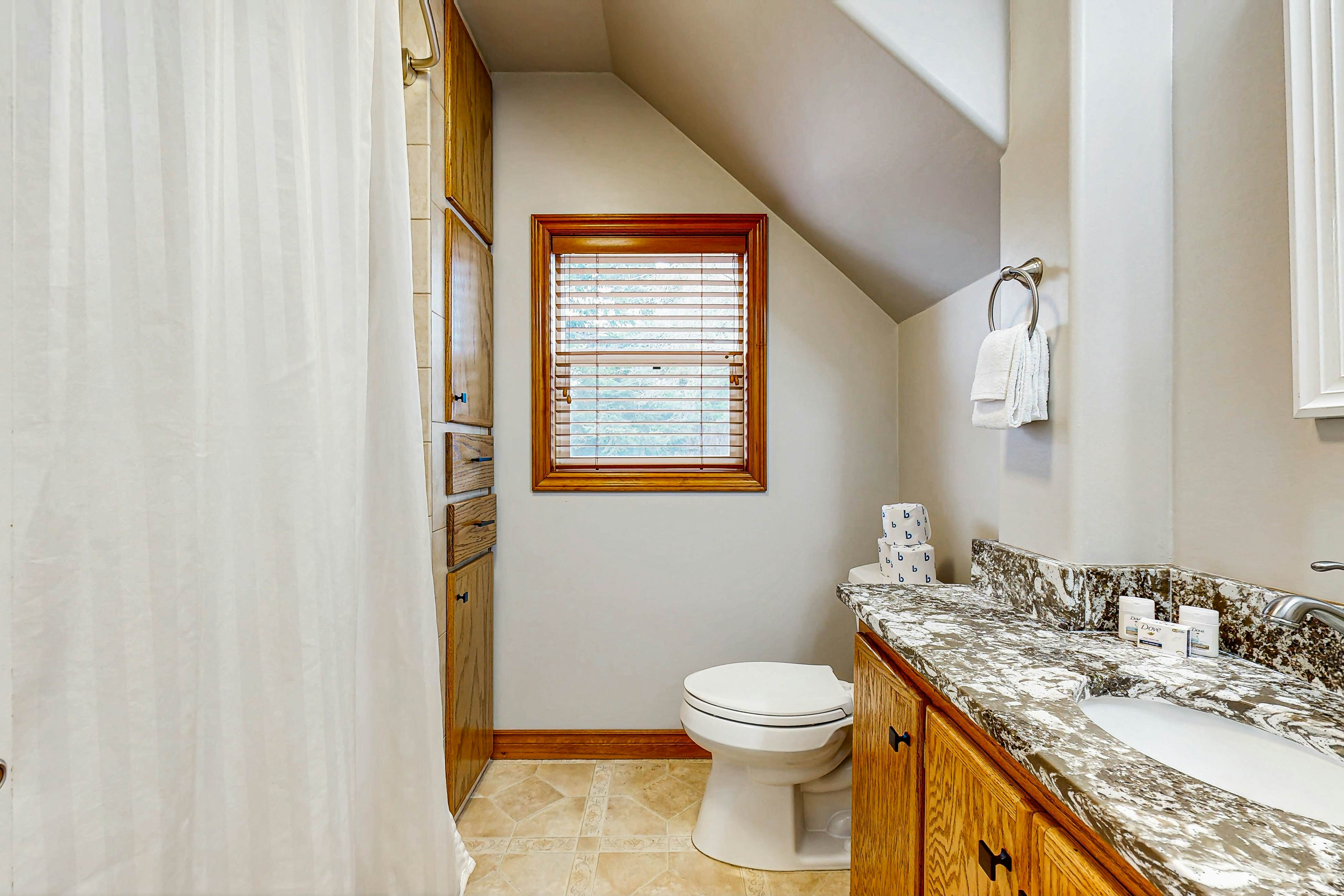 Remodeled Lake Hot Tub Home