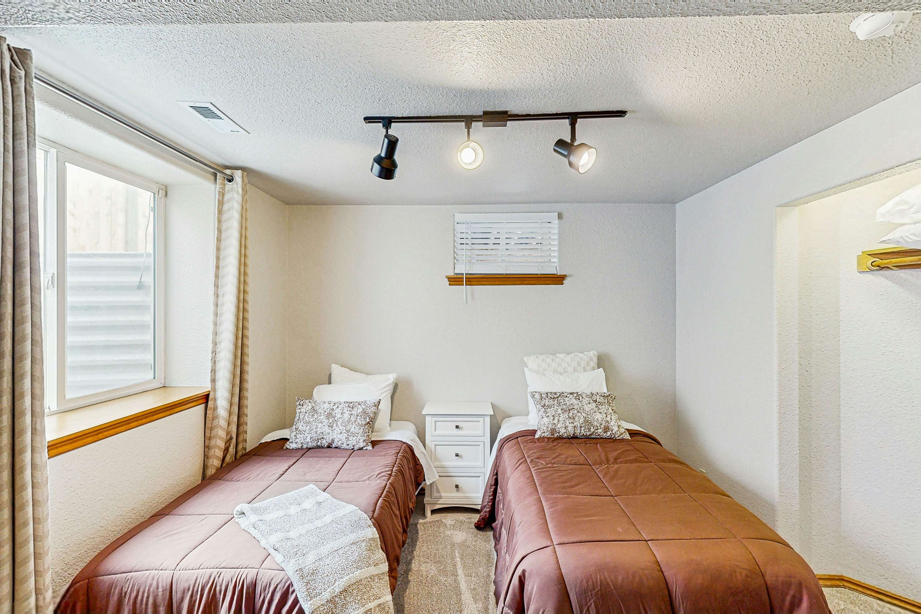 Remodeled Lake Hot Tub Home