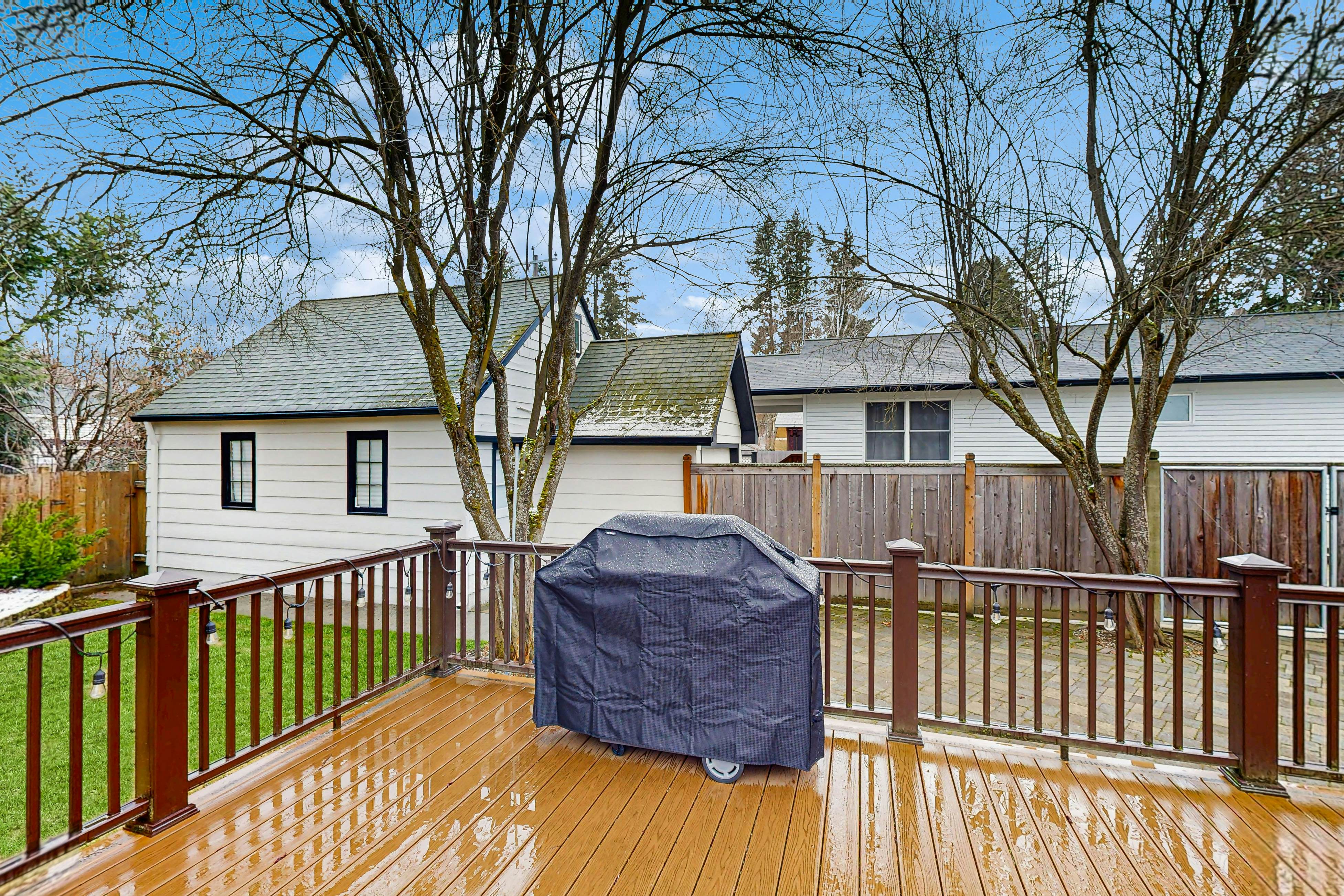 Remodeled Lake Hot Tub Home