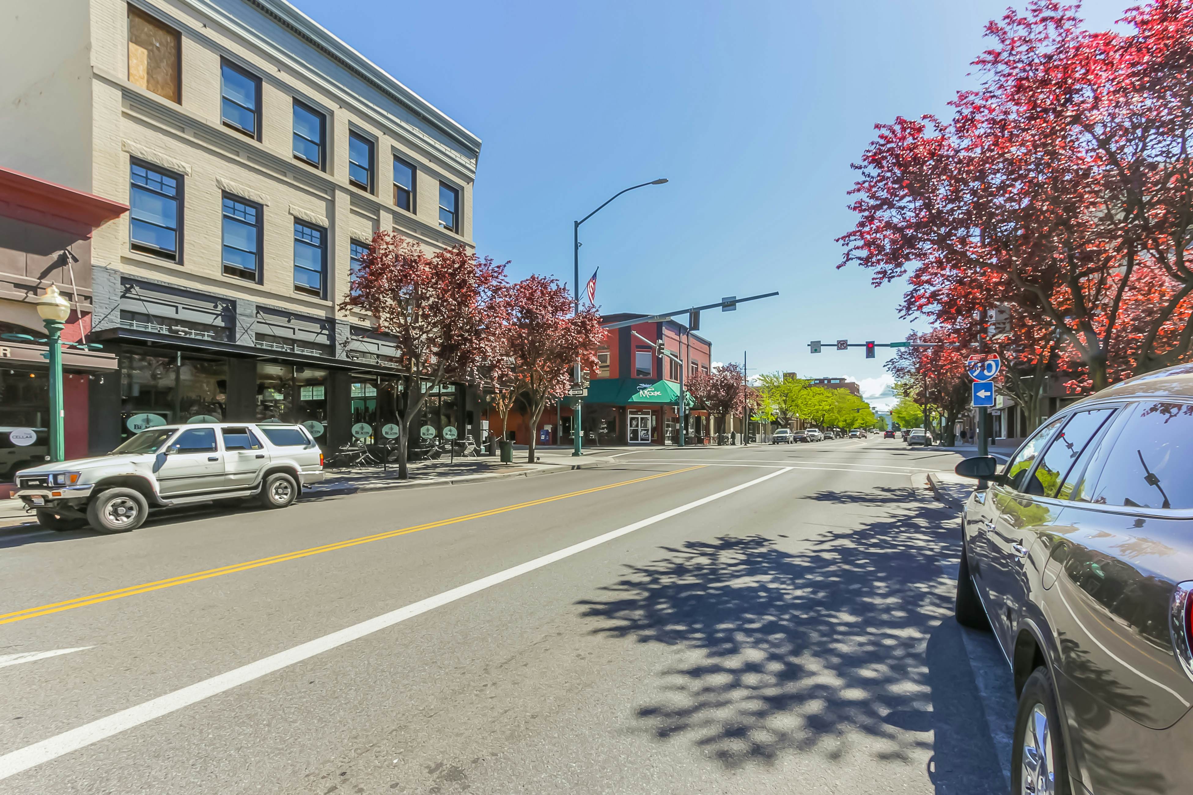 Remodeled Lake Hot Tub Home