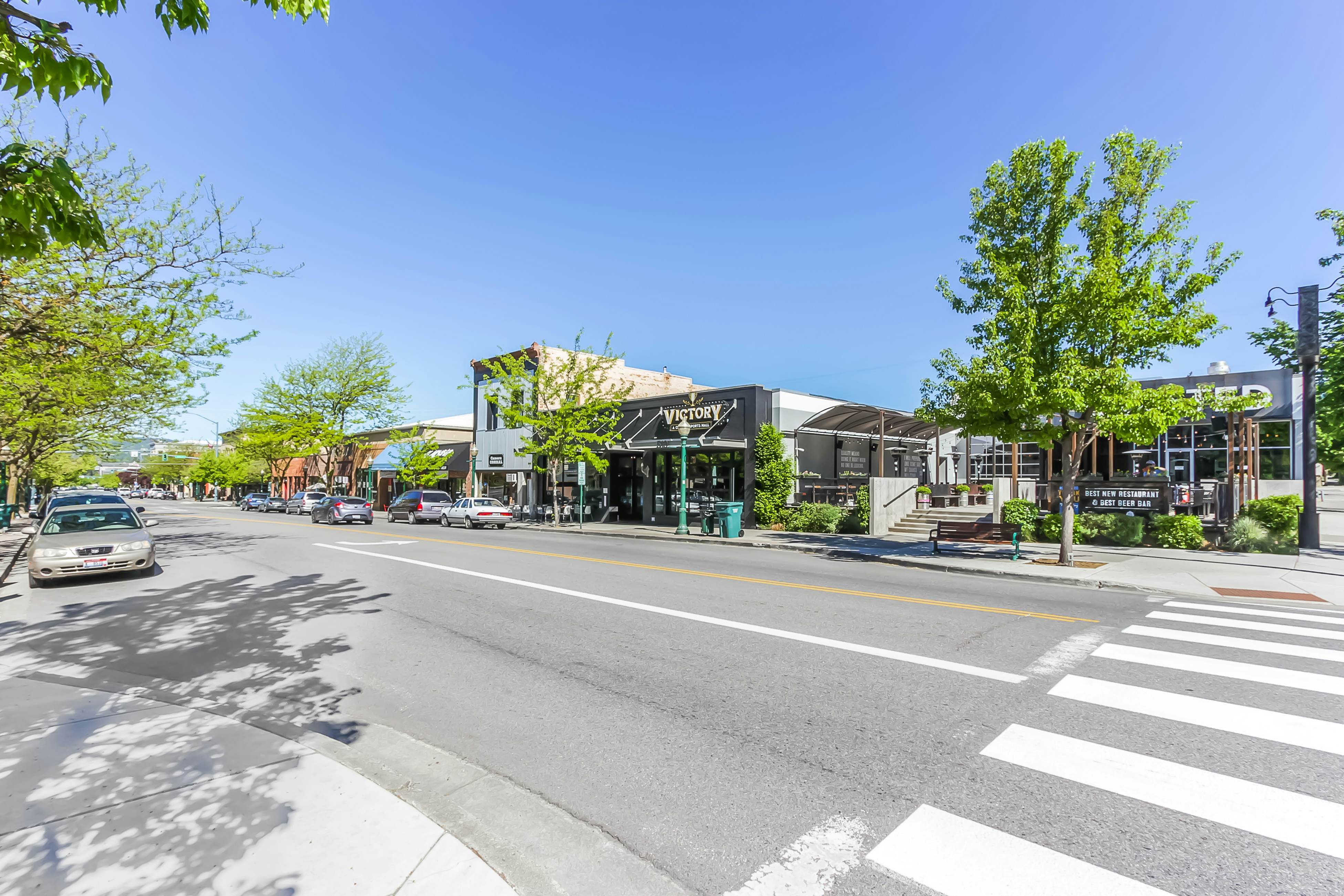 Remodeled Lake Hot Tub Home