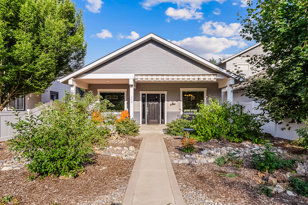 4BR Coeur d'Alene Home, Firepit & Walk to Lake