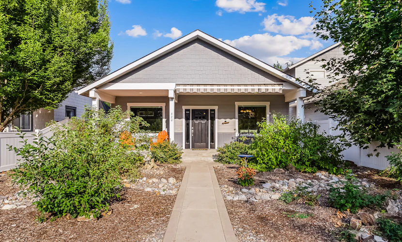 Wake up to a light-filled 4-bedroom home where groups actually want to stay together. Vaulted ceilings, an open floor plan, a warm gas fireplace, and a backyard fire pit built for storytelling—this is where Coeur d'Alene family vacations come to life. Sleeps 10 across 4 bedrooms and 2 bathrooms, walkable to downtown, minutes from Lake Coeur d'Alene.