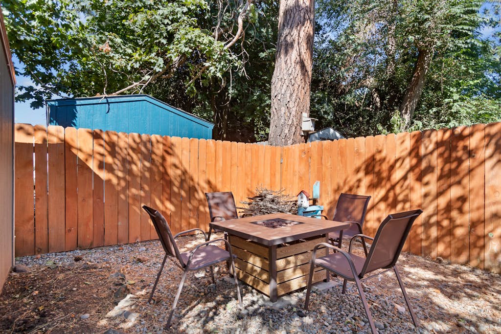 Pet-Friendly 2BR Home | Firepit & Fenced Yard