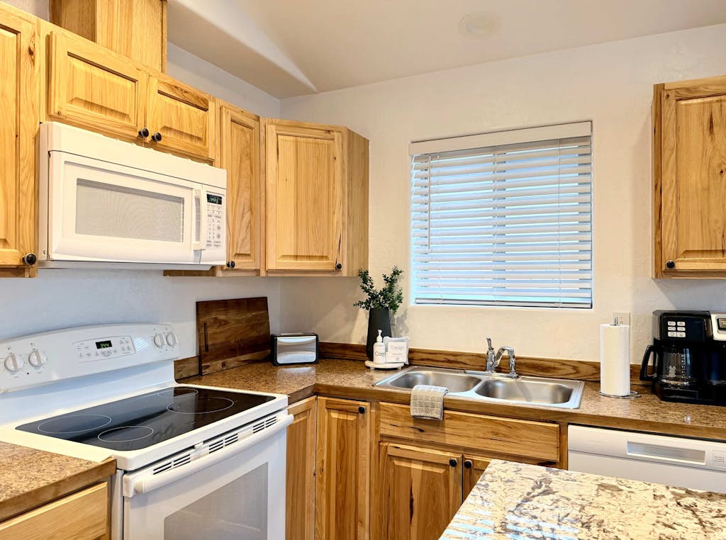 Comfortable stay in central CdA designed to unwind