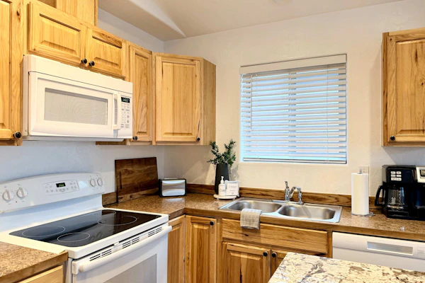 Comfortable stay in central CdA designed to unwind