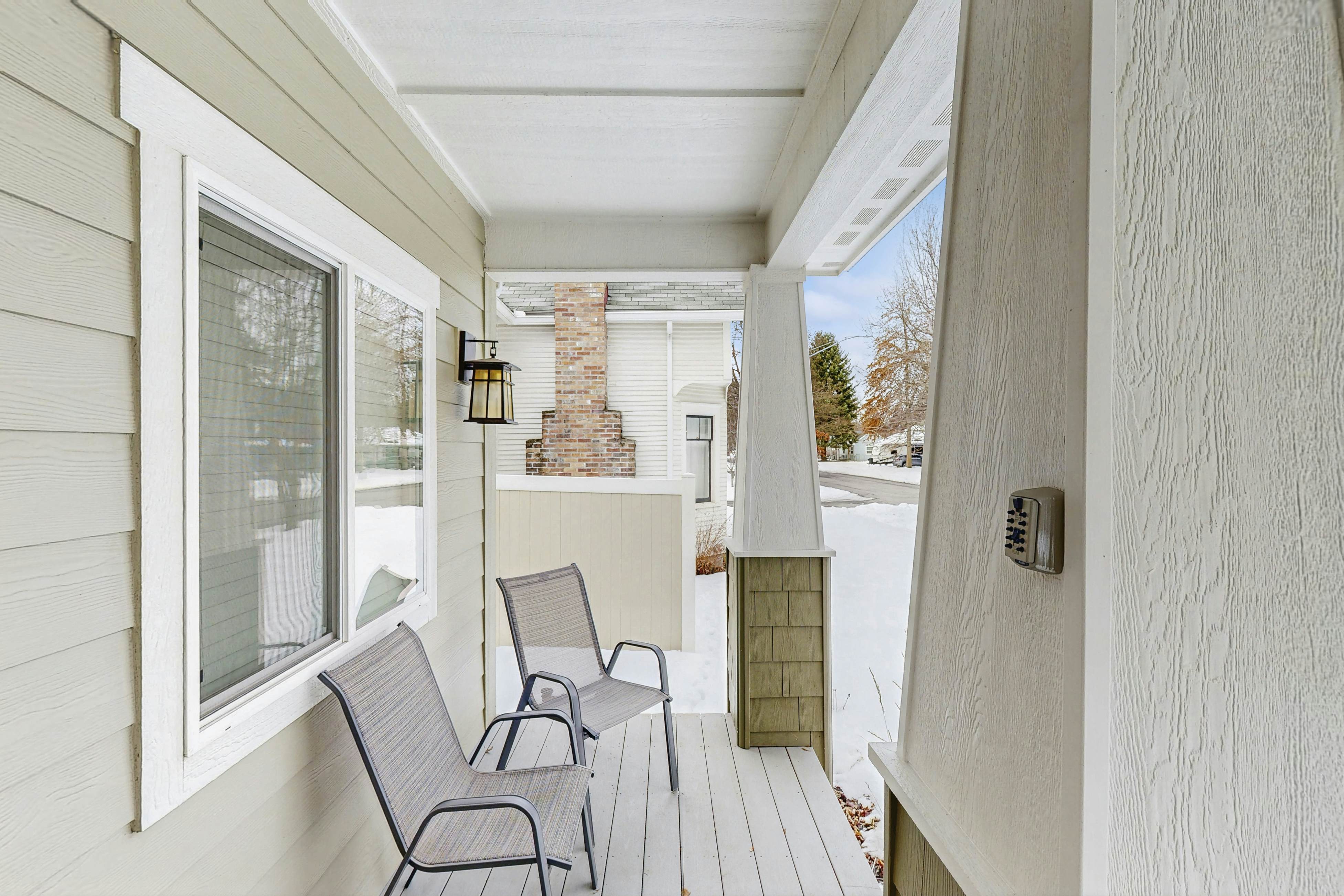 Charming Home Near the Lake