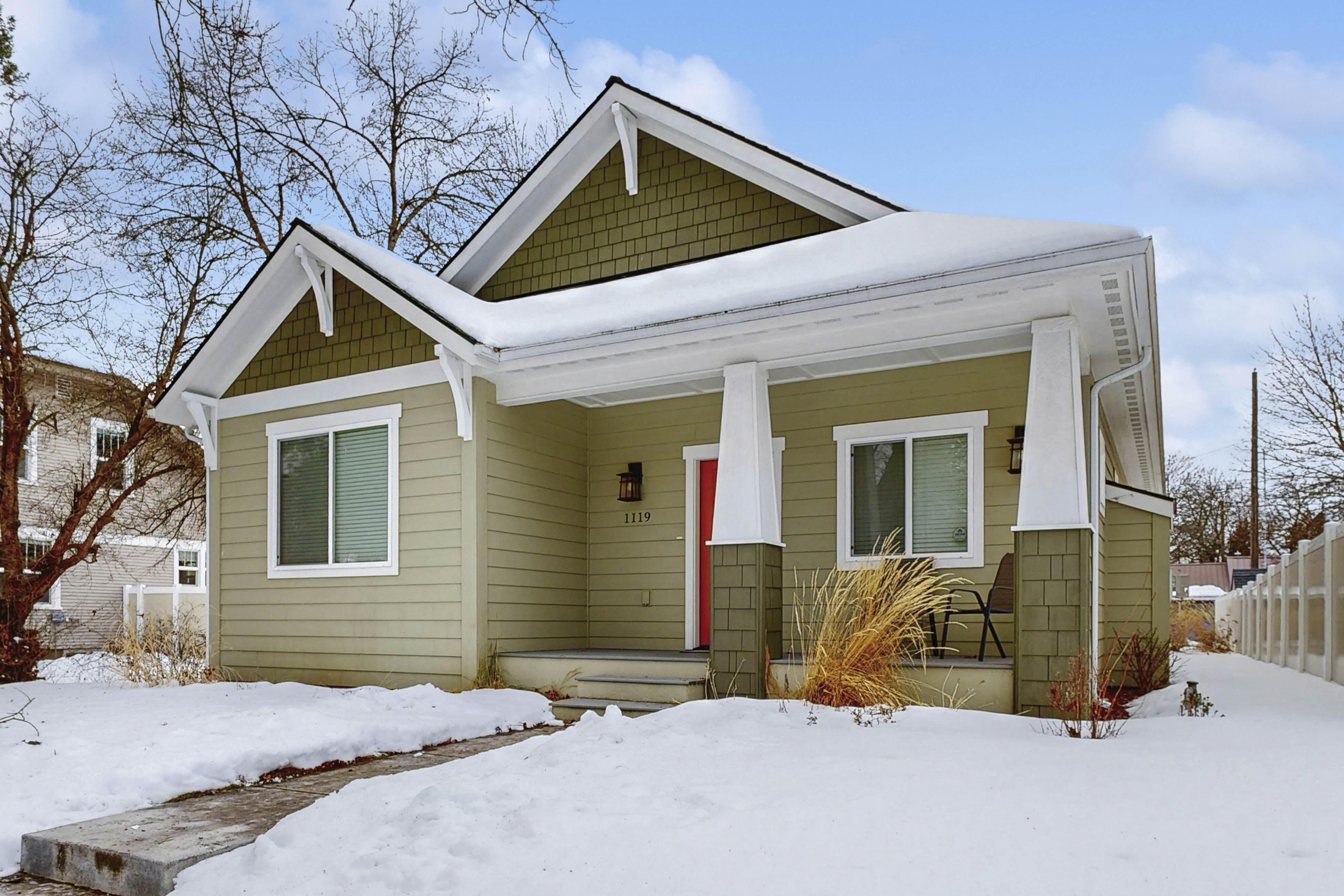 Charming Home Near the Lake