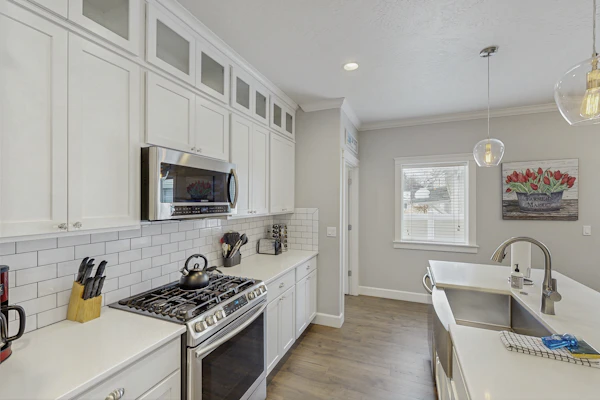 3BR Modern Home, Walkable CDA Downtown