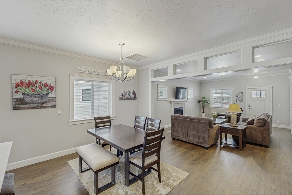 3BR Modern Home, Walkable CDA Downtown