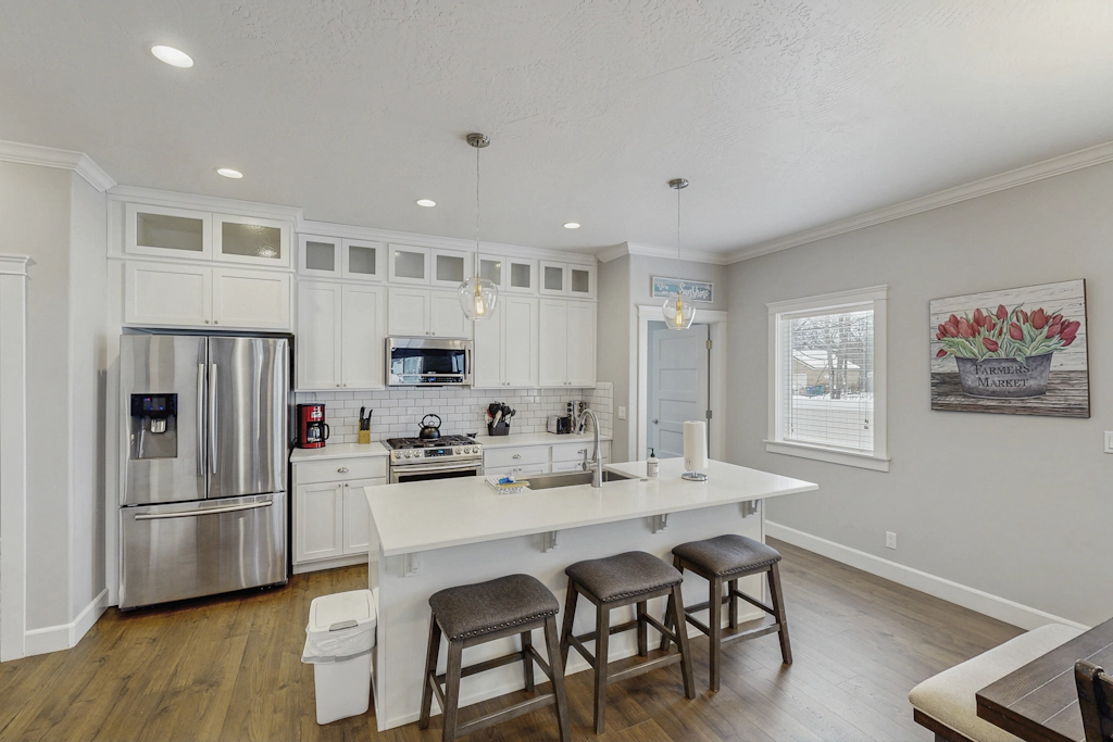 Quiet mid-town neighborhood stay near downtown CDA