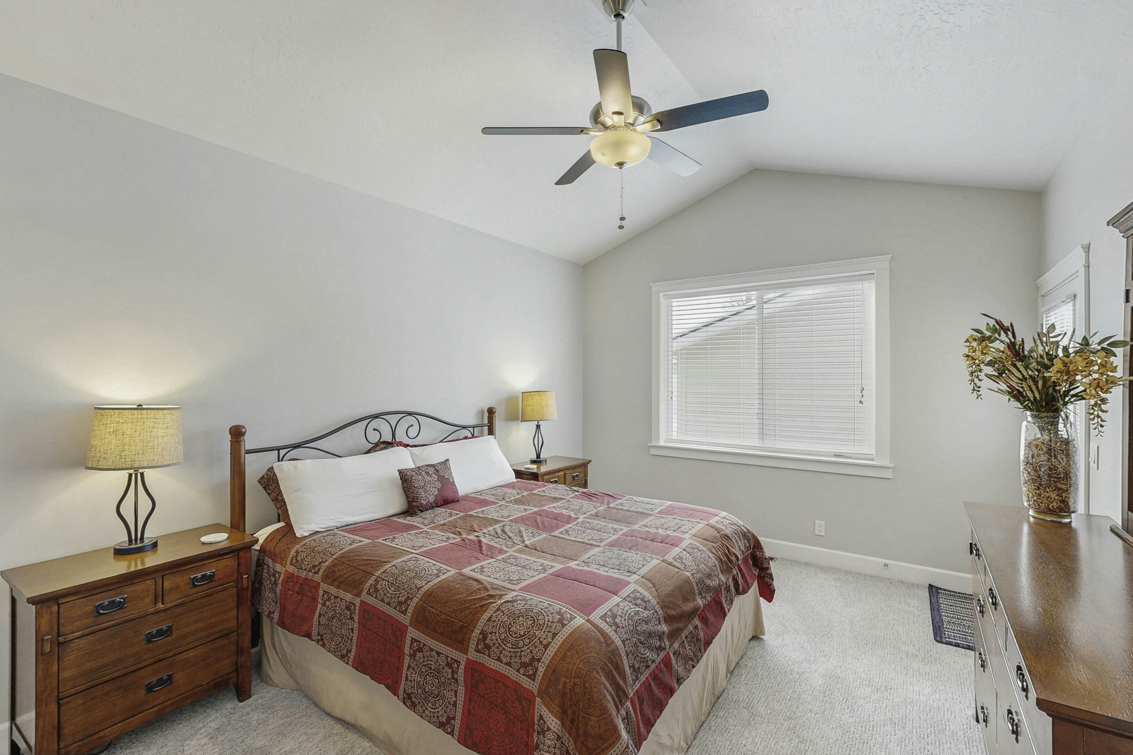 Charming Home Near the Lake