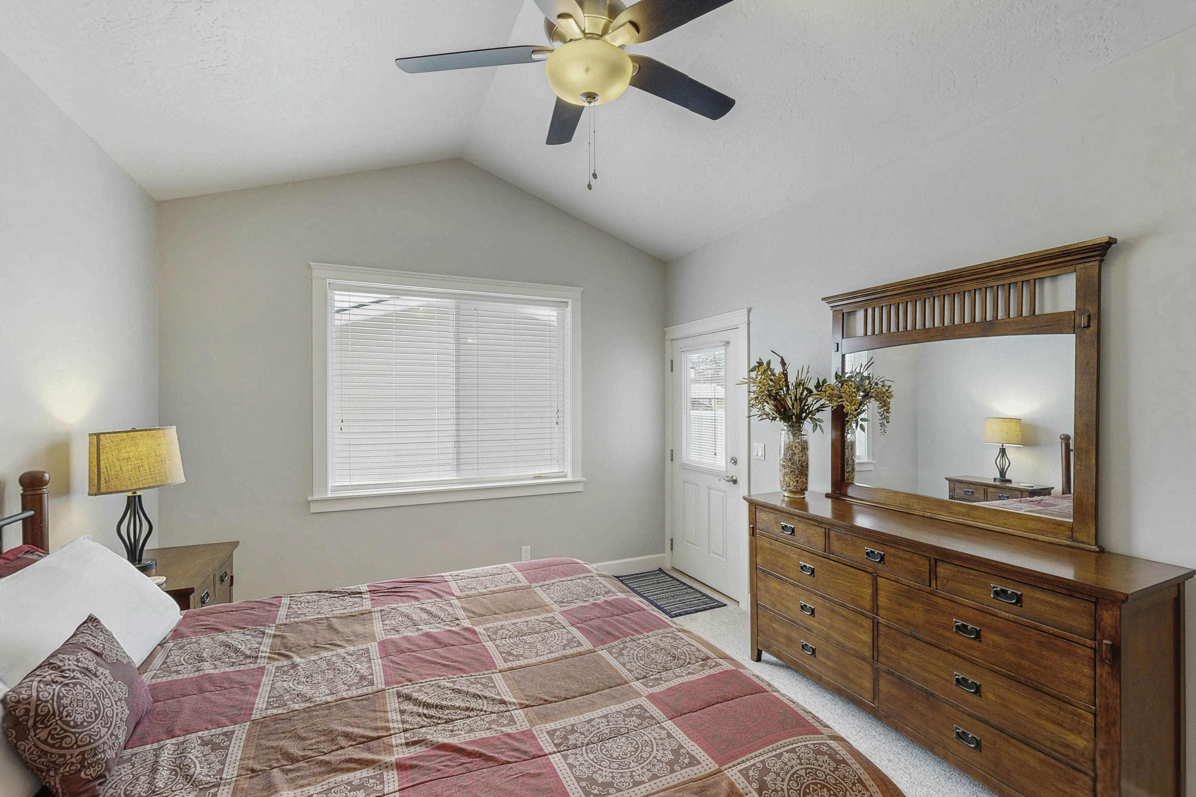 Charming Home Near the Lake