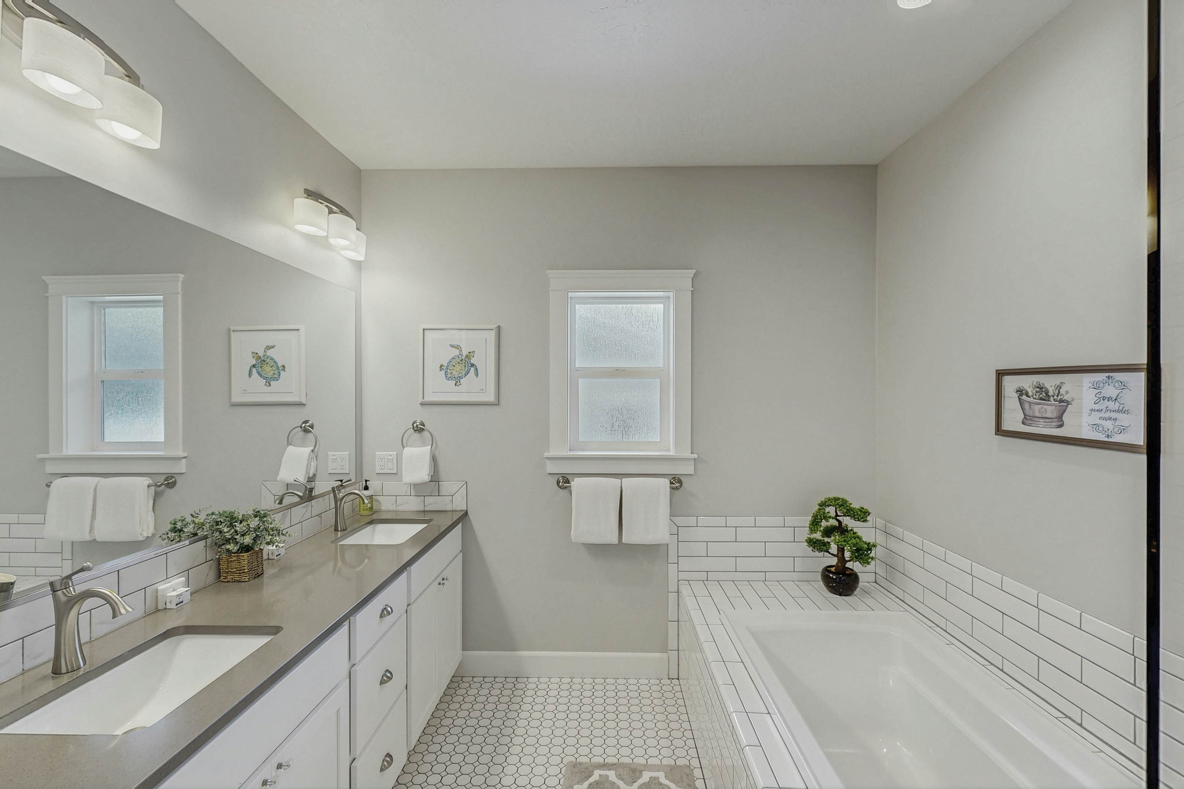 Charming Home Near the Lake