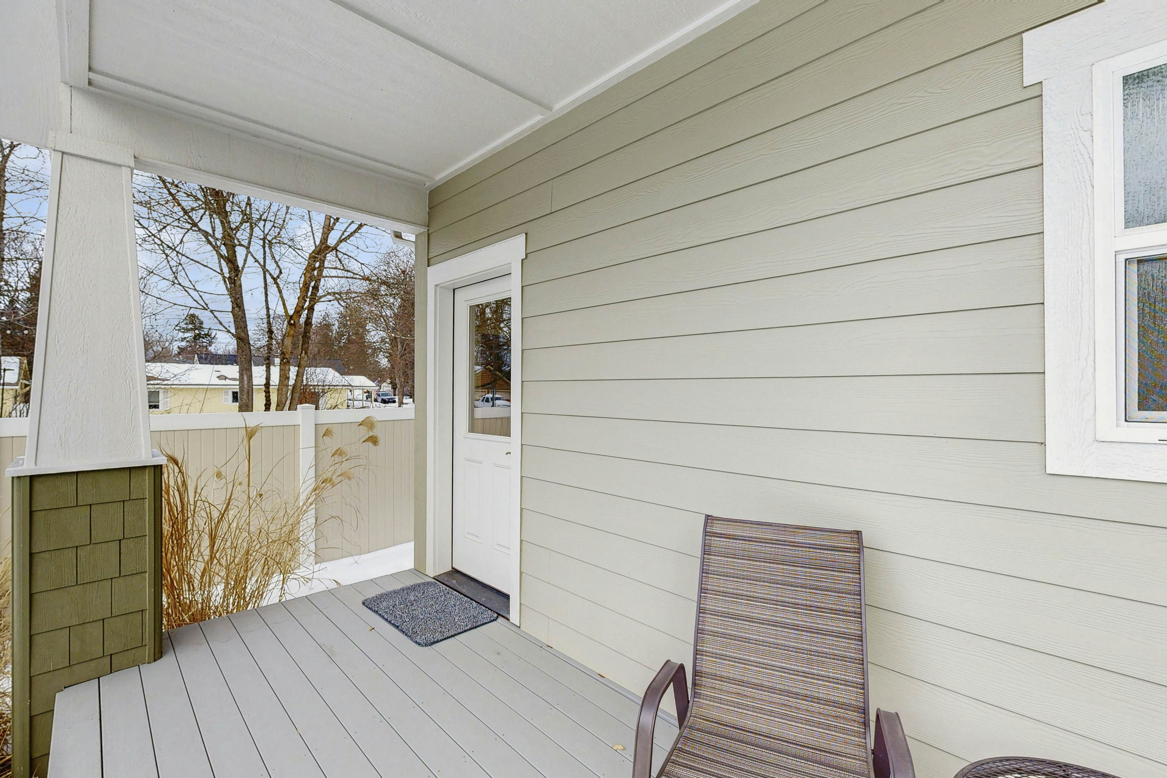 Charming Home Near the Lake