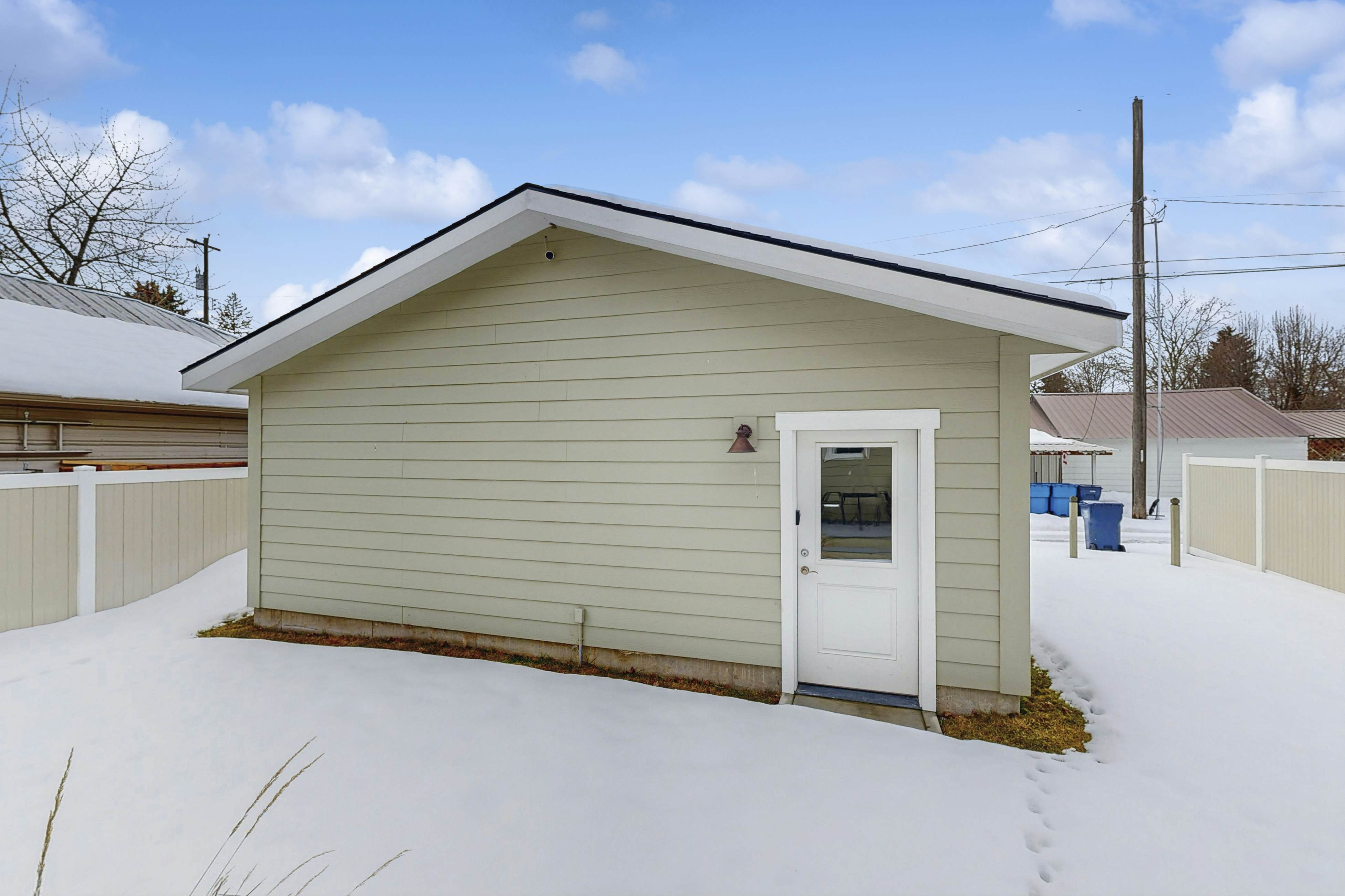 Charming Home Near the Lake