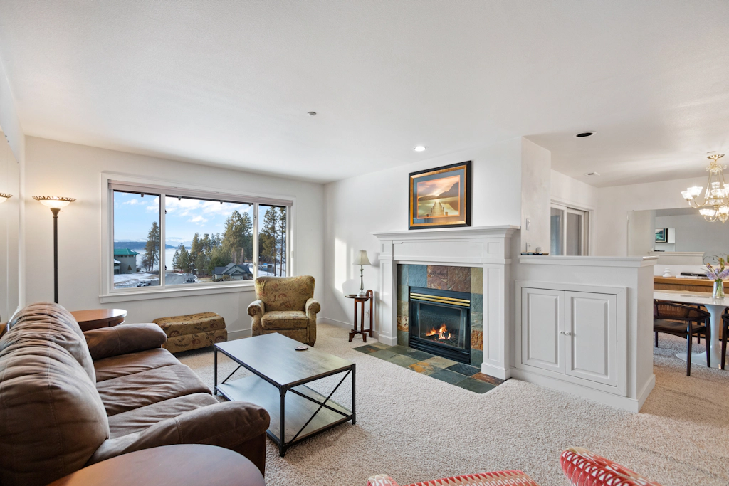 Arrow Point condo with lake views and balcony