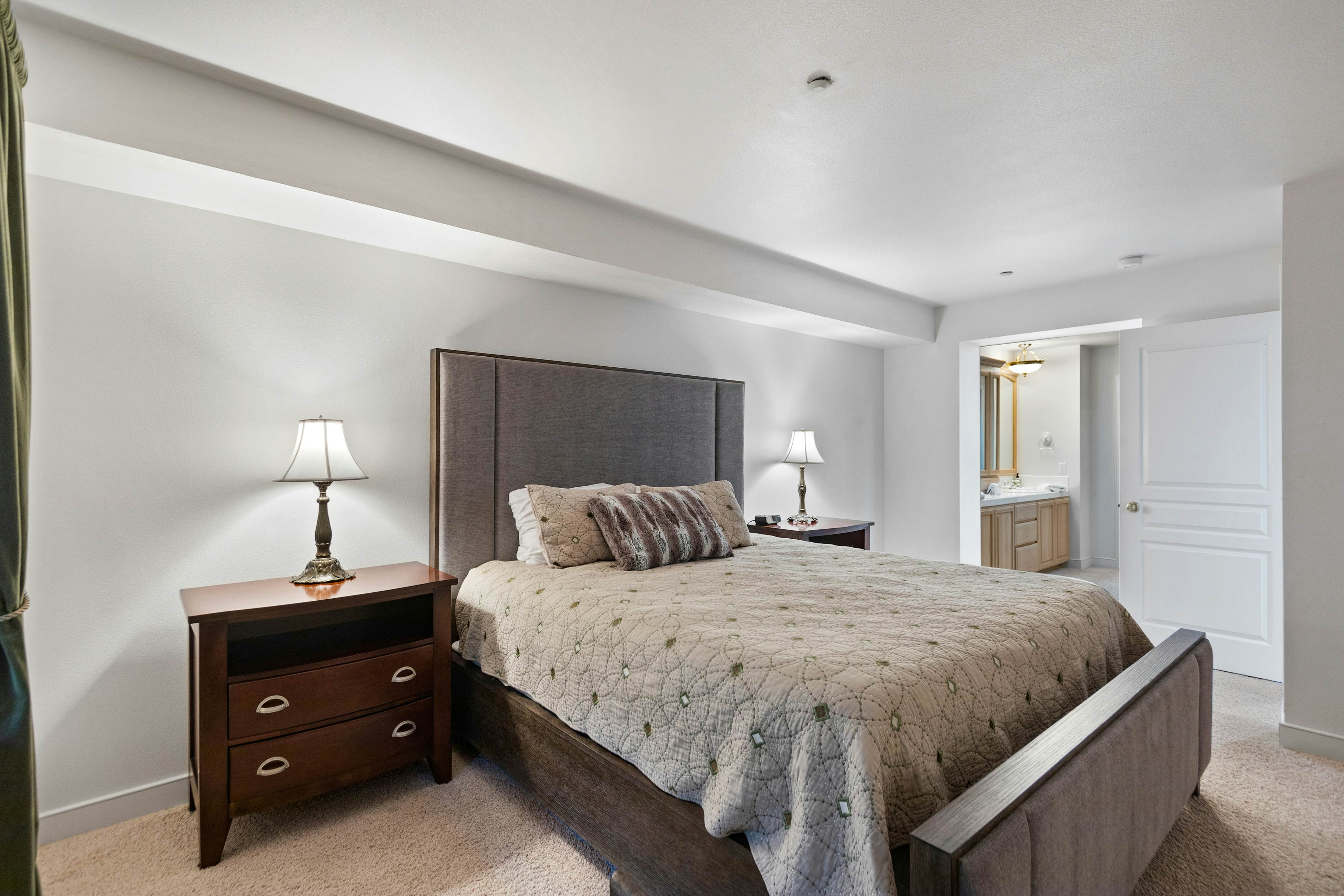 Lake Condo With Marina